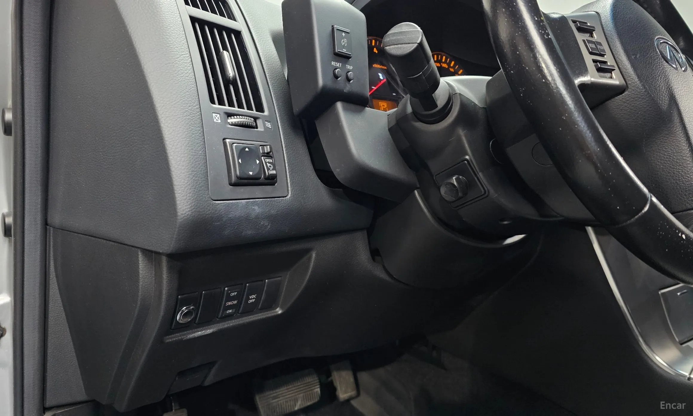 Infiniti FX35 превью 16