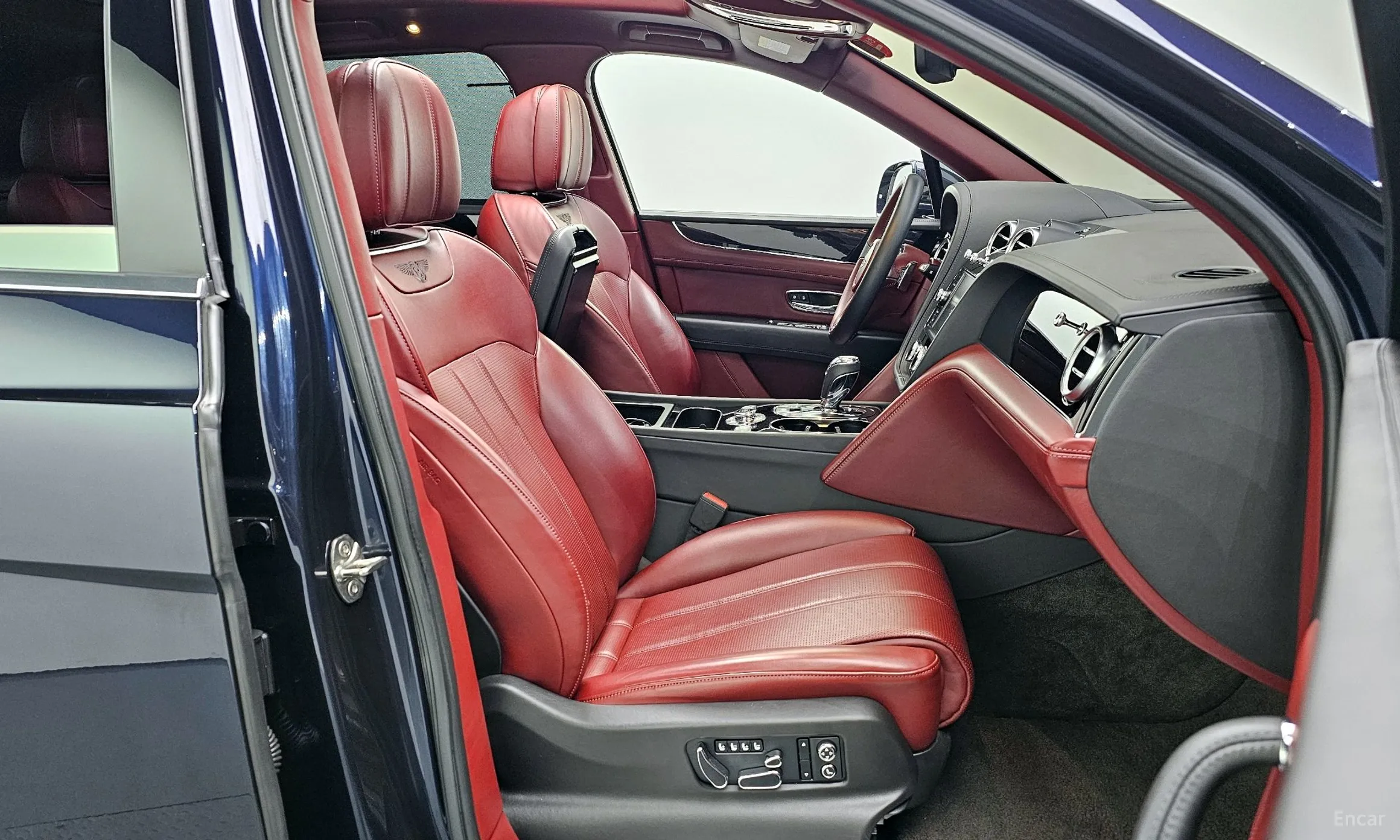 Bentley Bentayga превью 10
