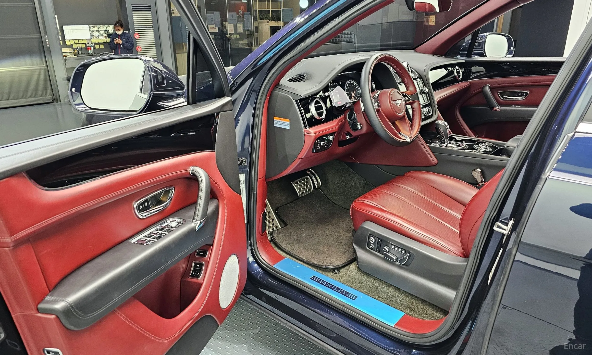 Bentley Bentayga превью 11