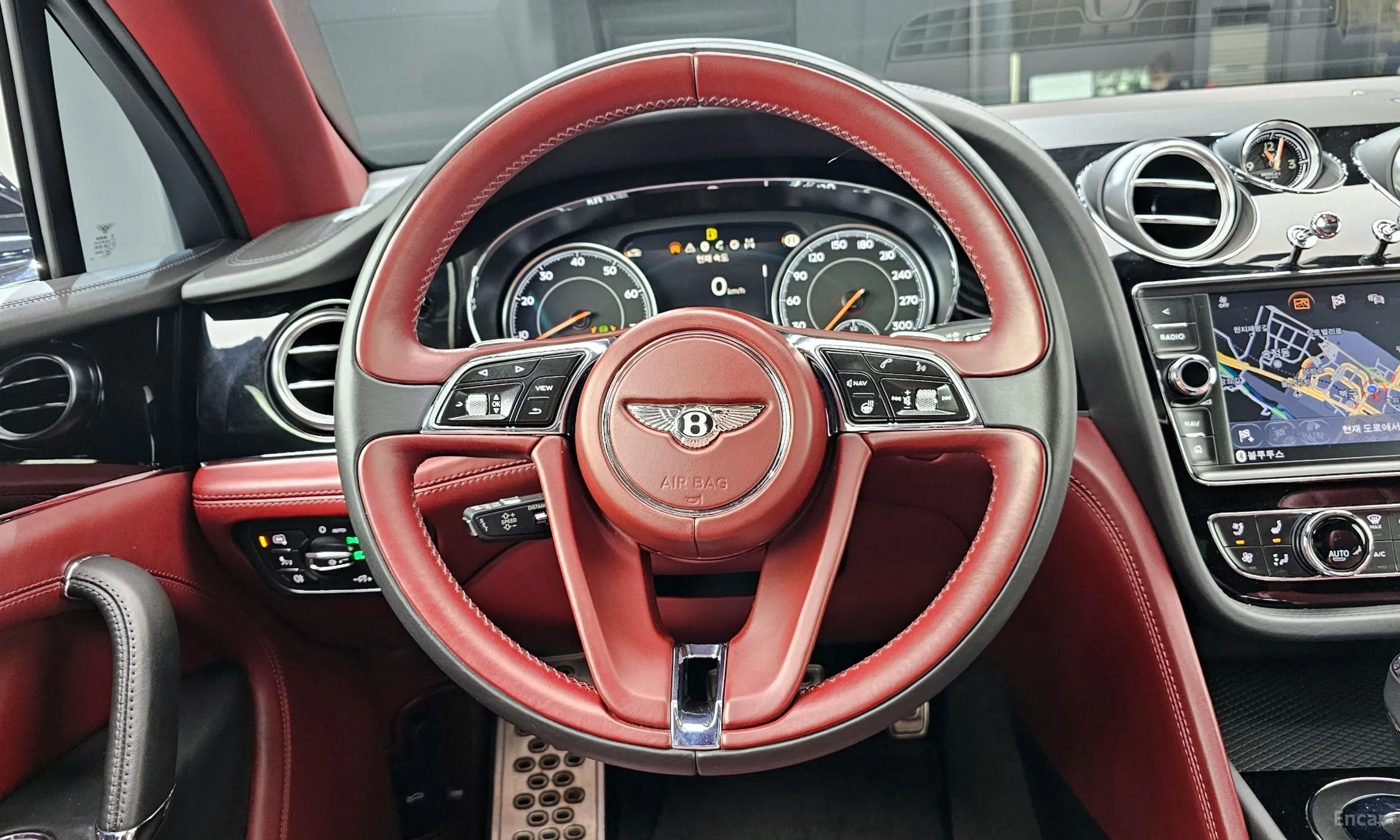 Bentley Bentayga превью 13