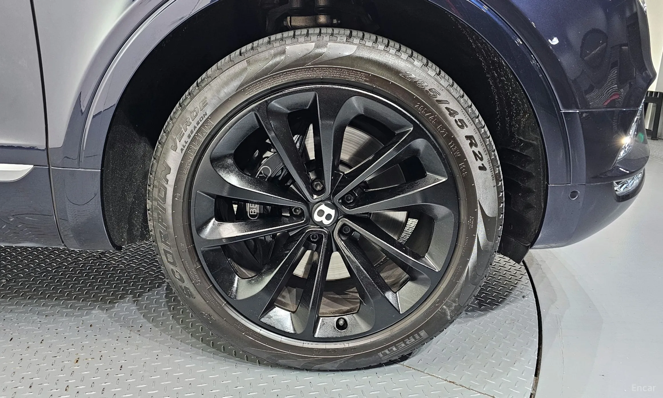 Bentley Bentayga превью 5