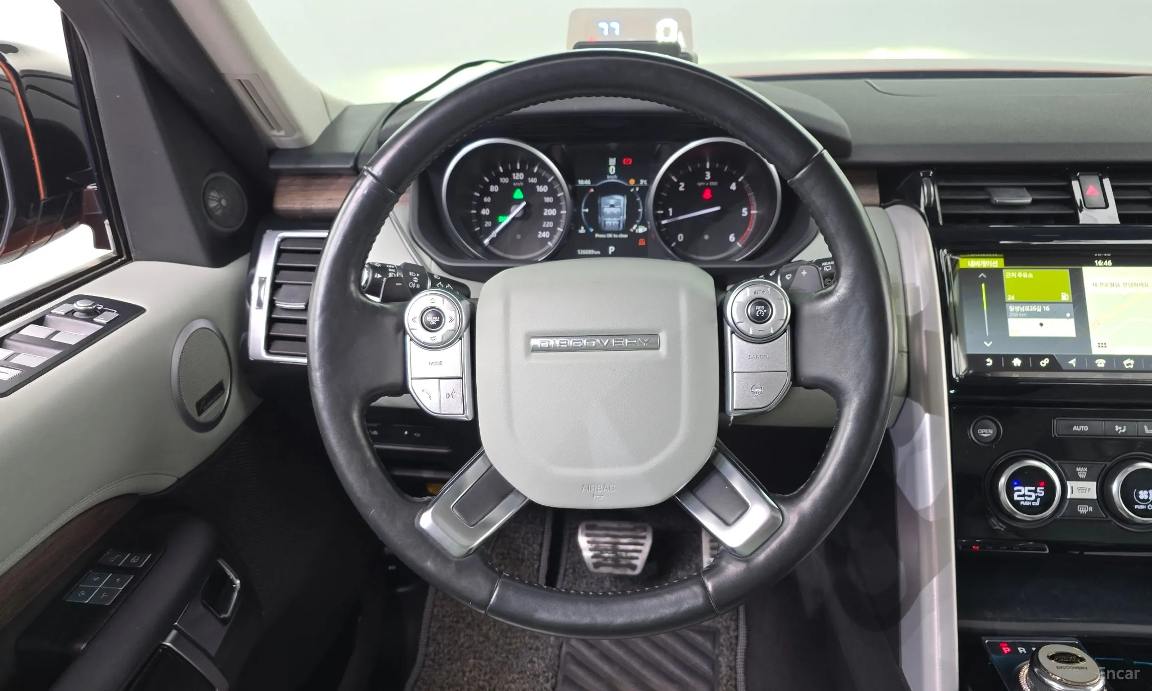 Land Rover Discovery 5 превью 13
