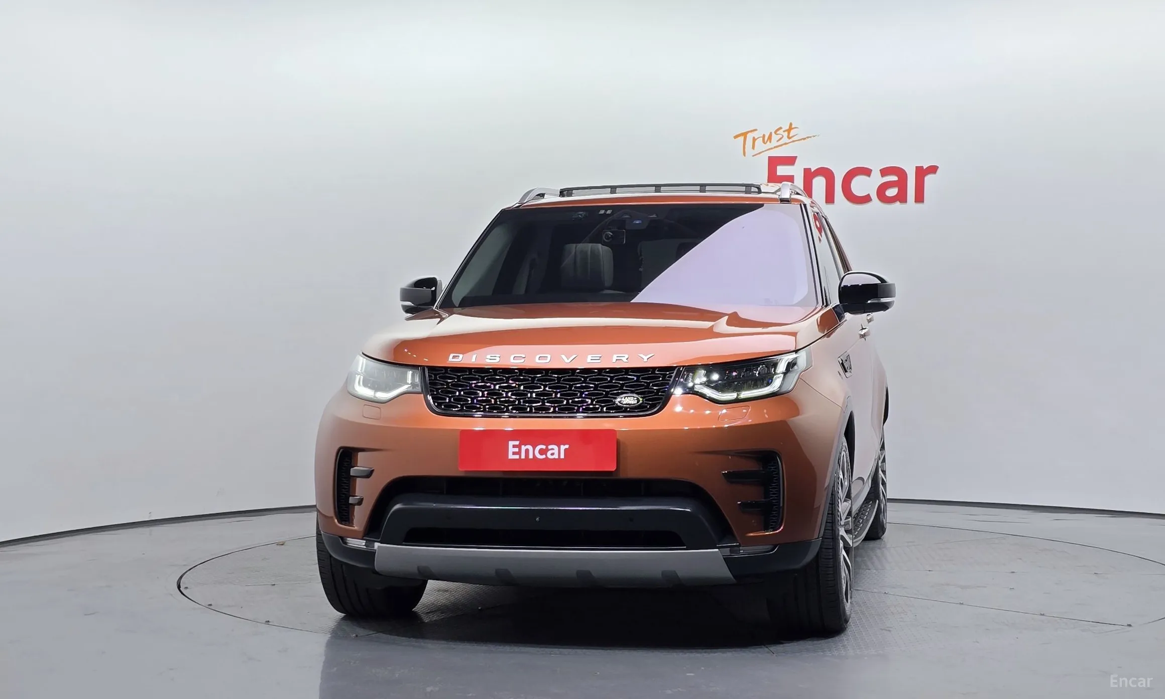 Land Rover Discovery 5 превью 3