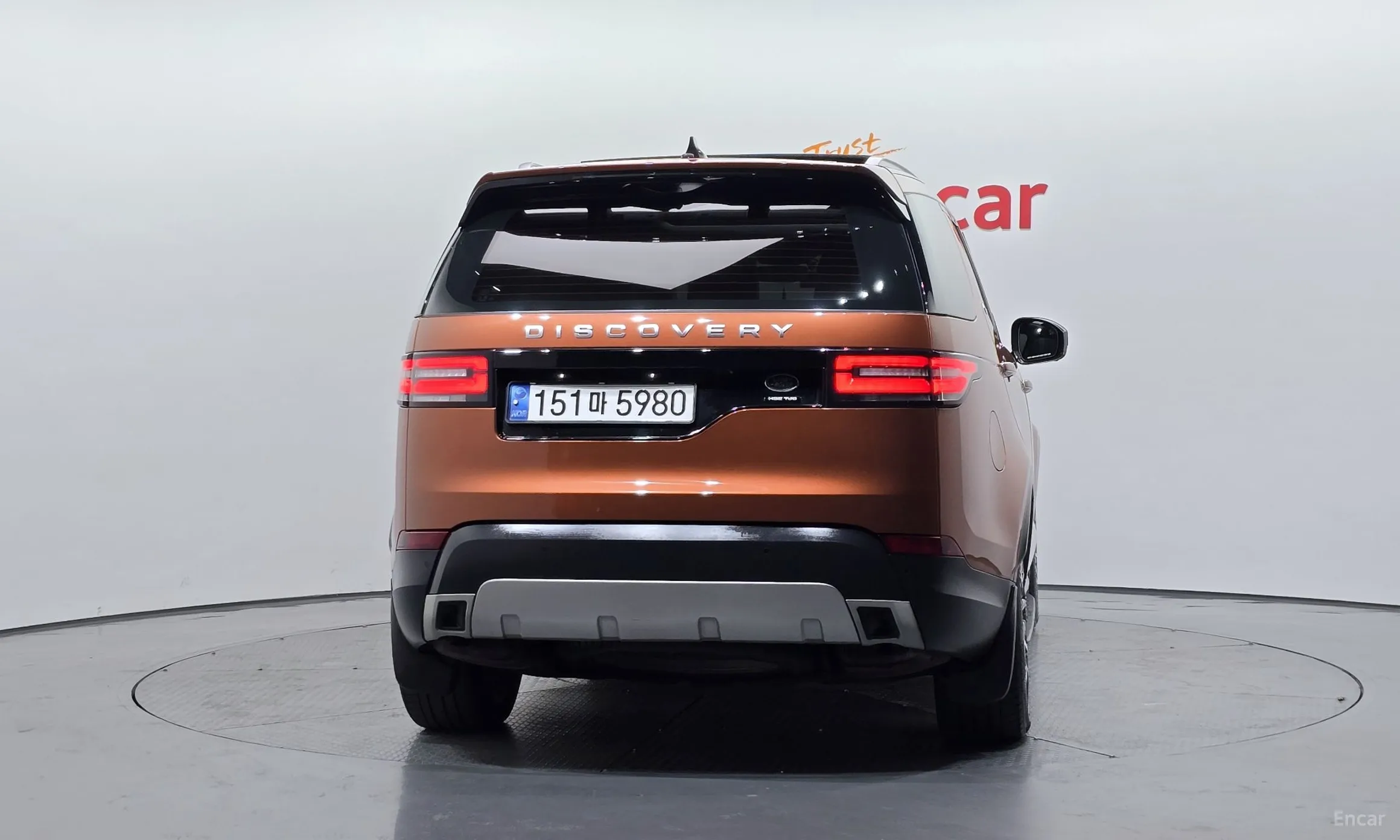 Land Rover Discovery 5 превью 4