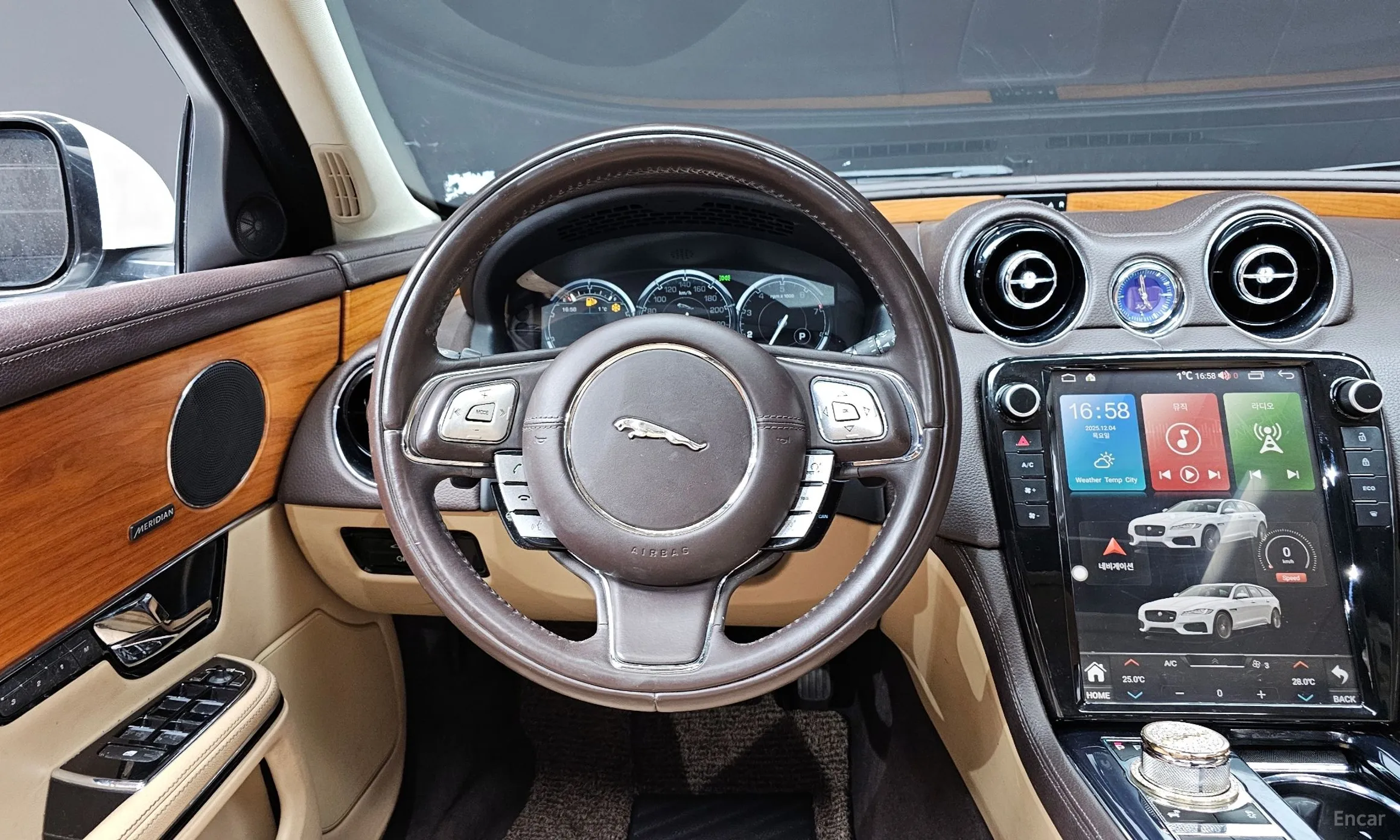 Jaguar All New XJ превью 13