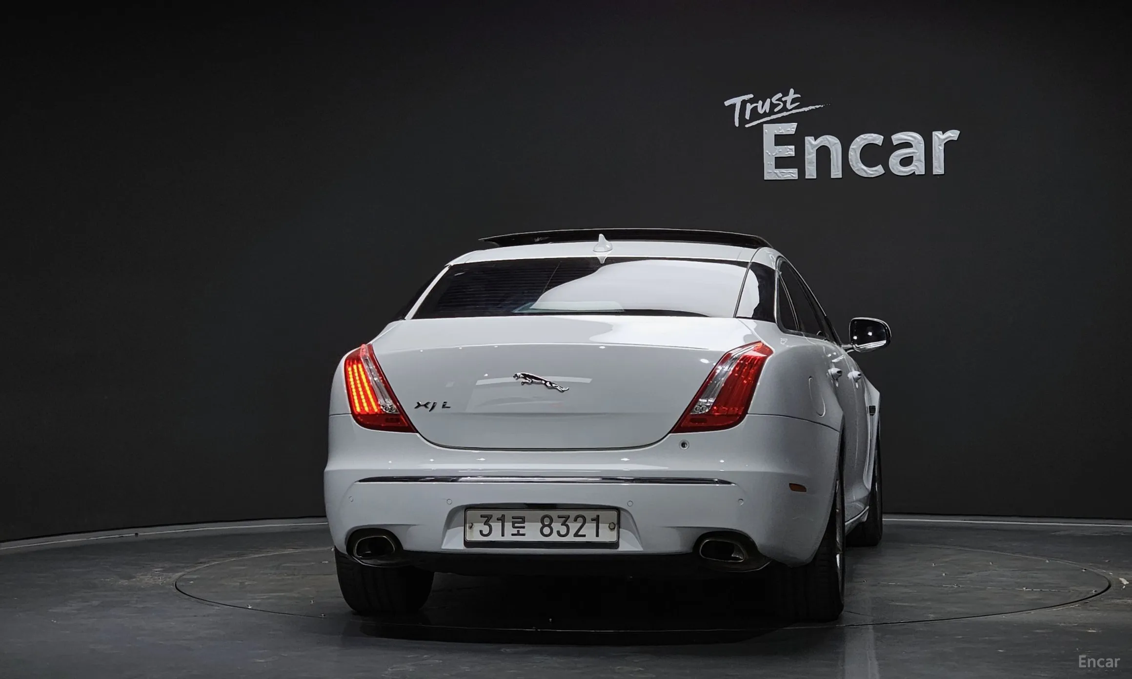 Jaguar All New XJ превью 4