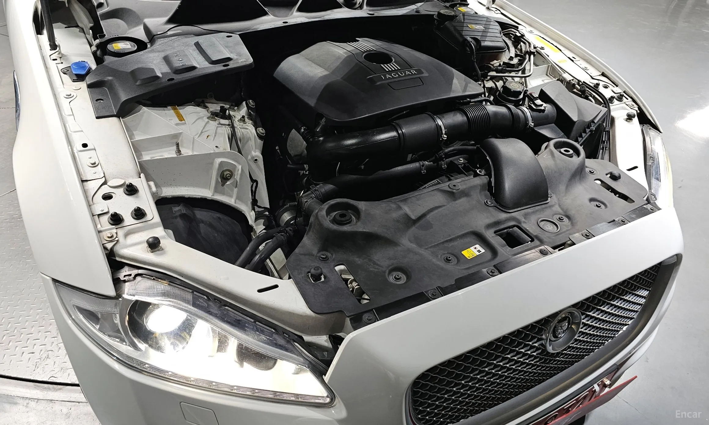 Jaguar All New XJ превью 6
