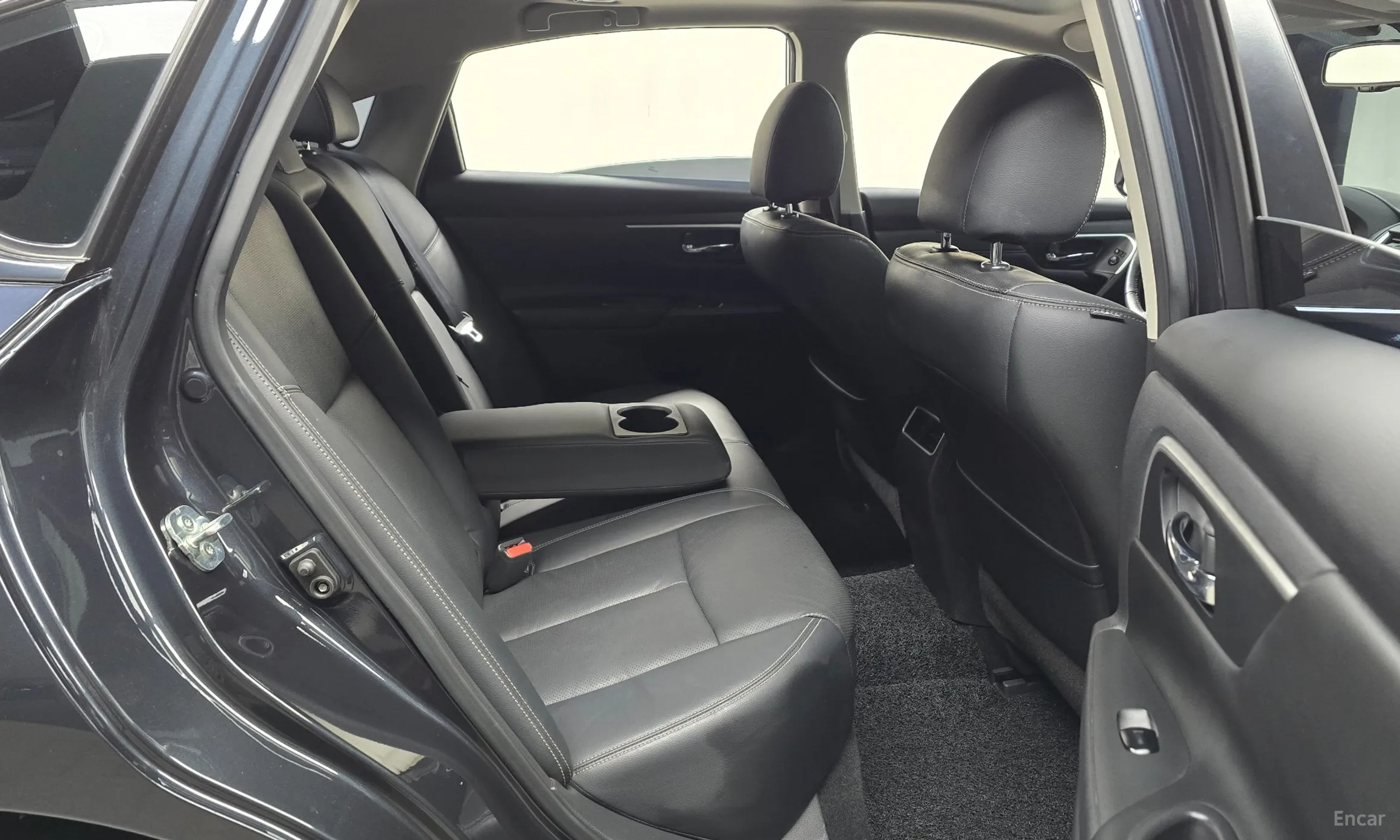 Nissan Altima превью 12