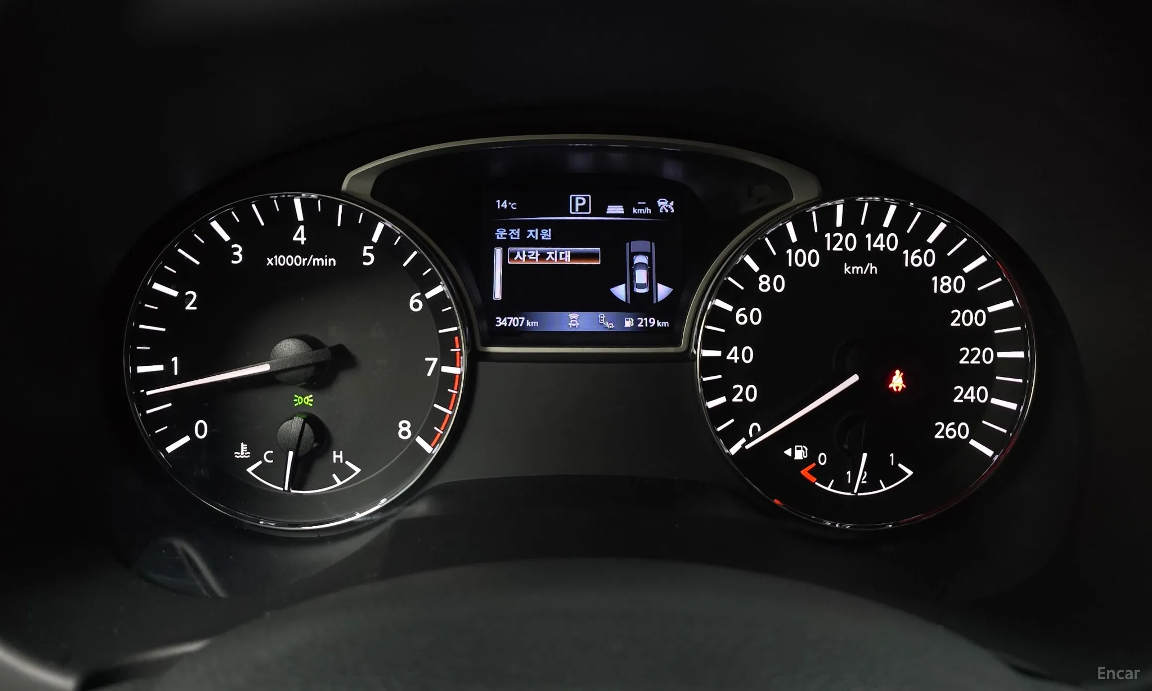 Nissan Altima превью 8