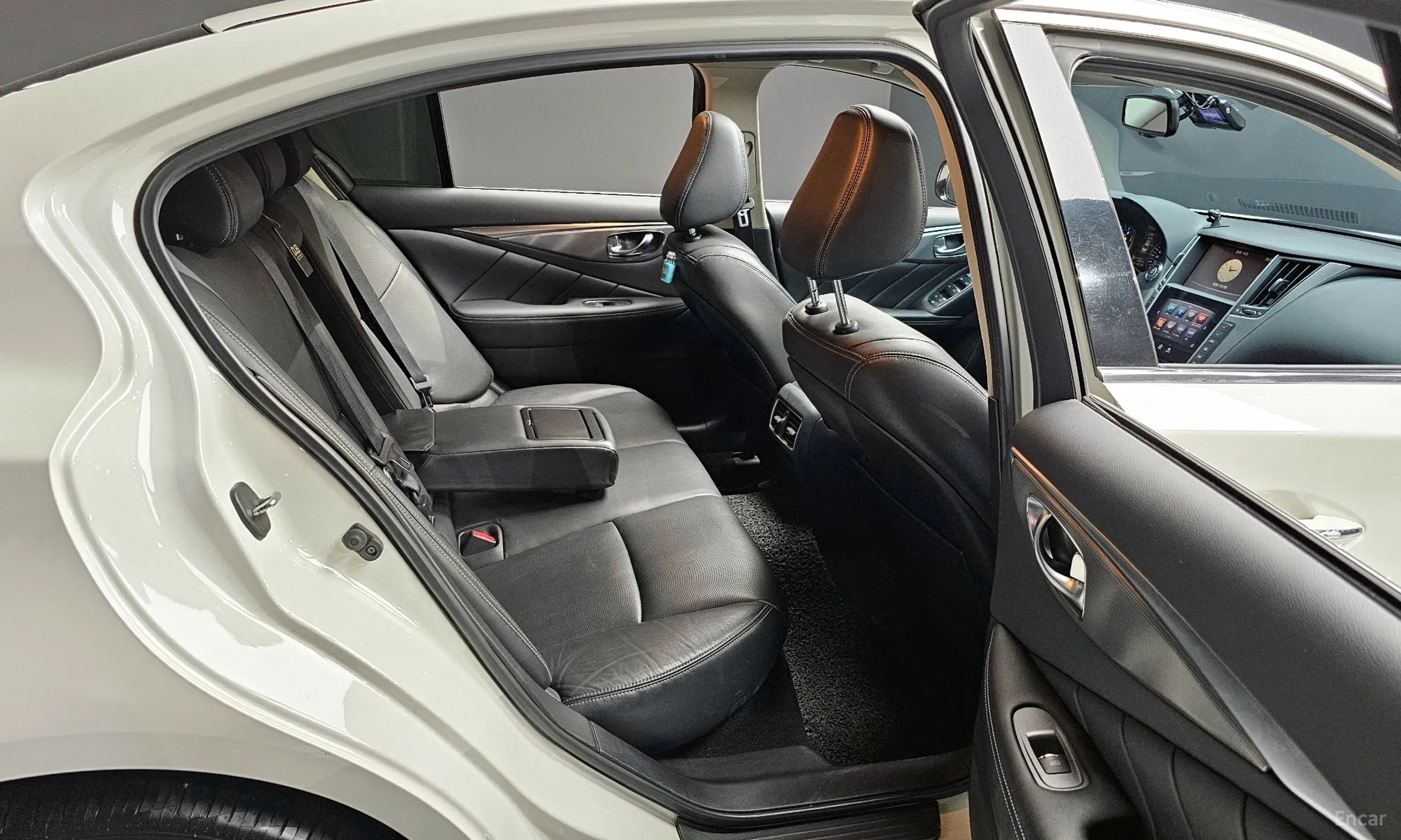 Infiniti Q50 превью 12