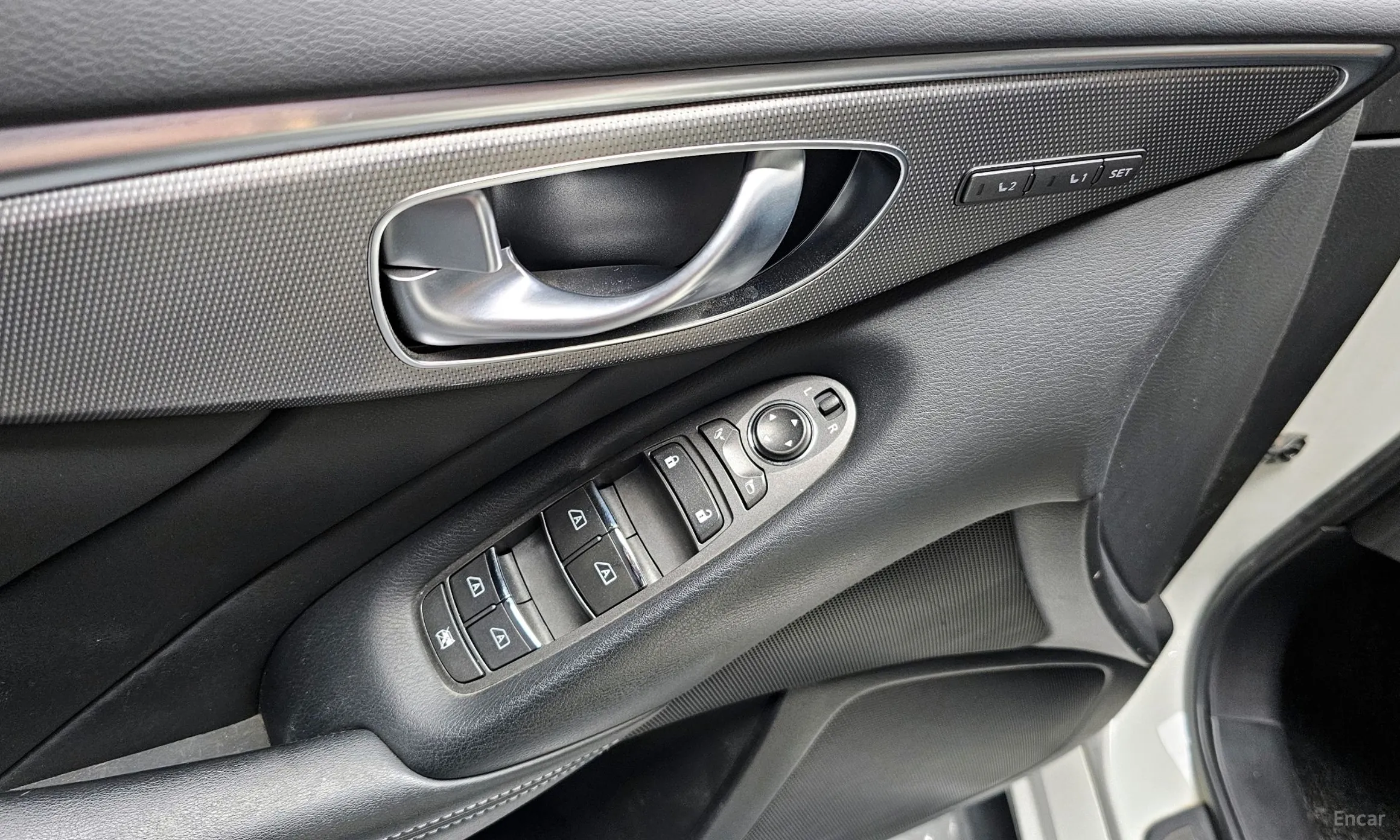 Infiniti Q50 превью 18
