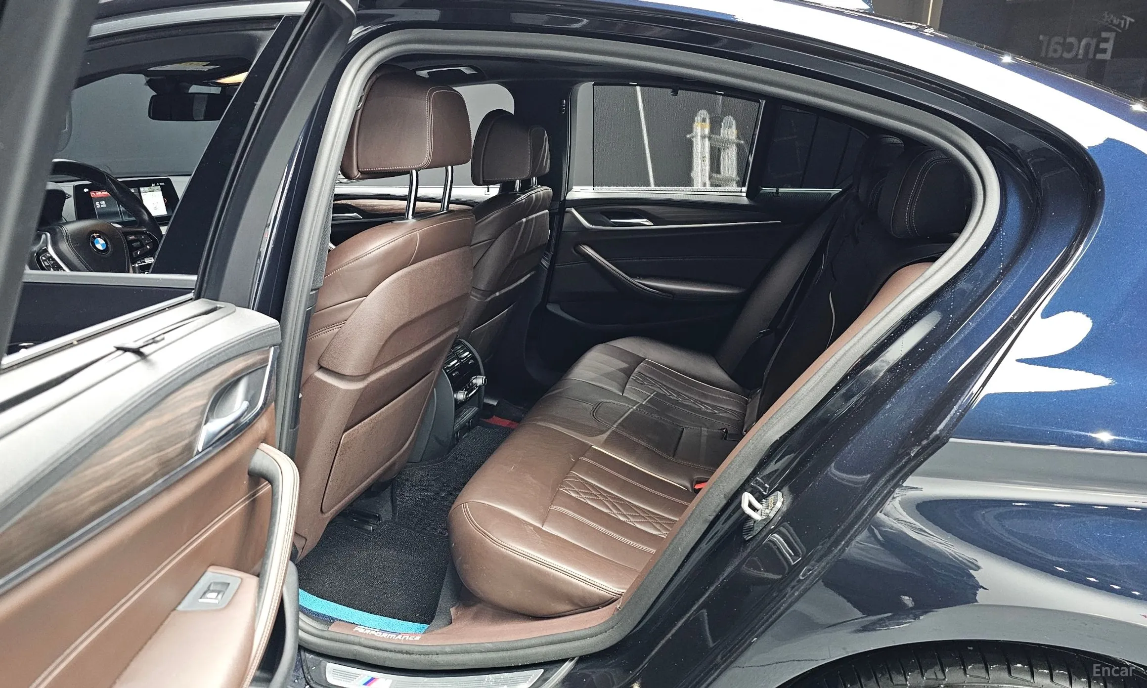 BMW 5 Series (G30) превью 11