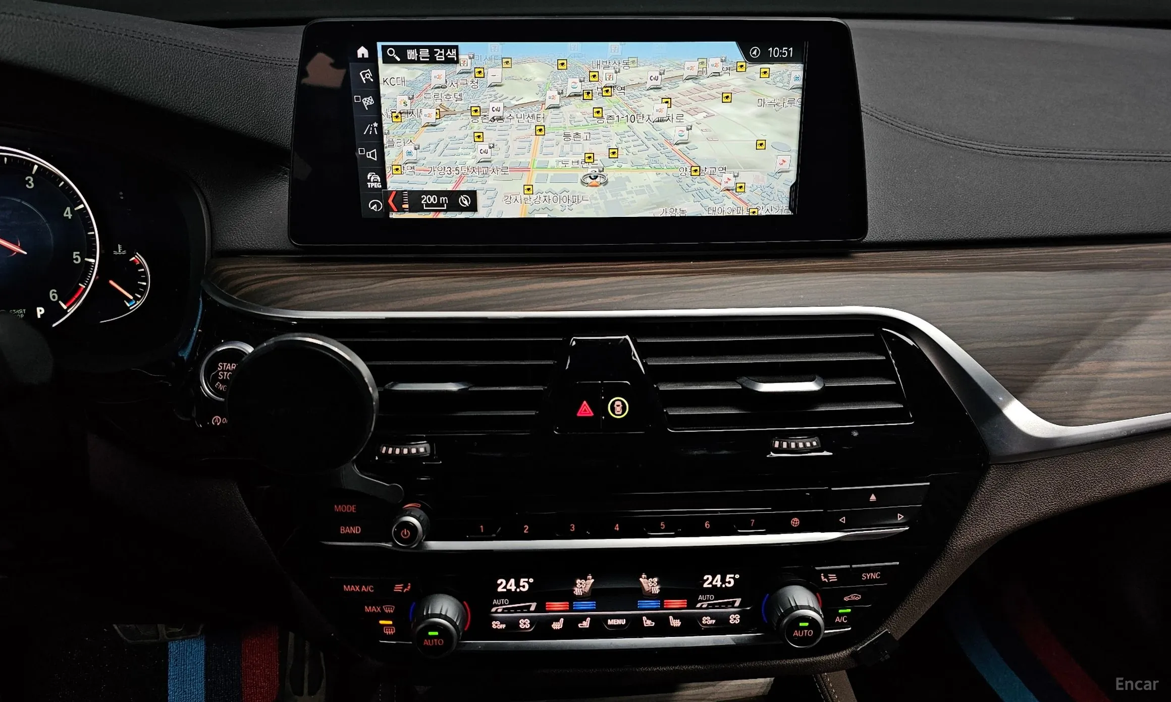 BMW 5 Series (G30) превью 14