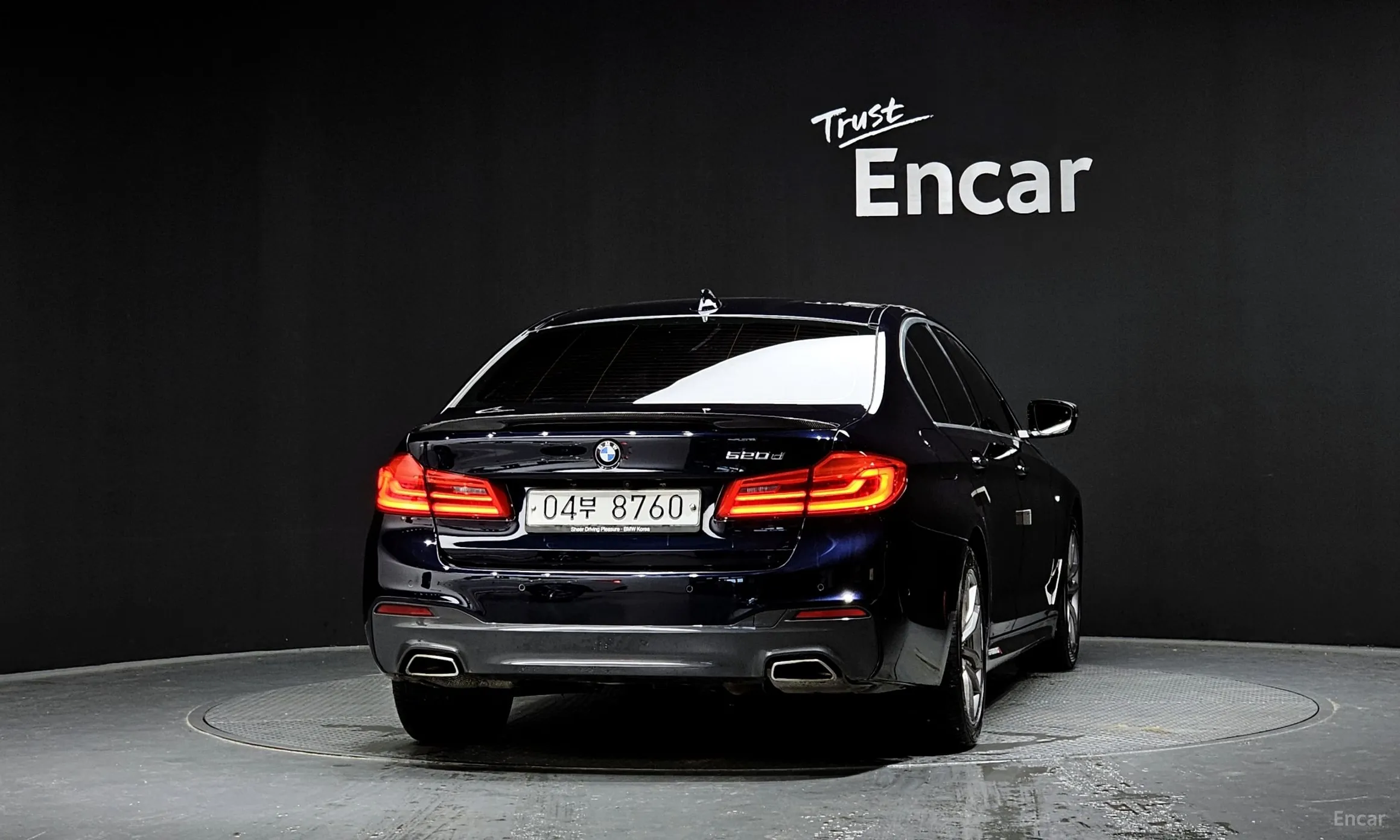 BMW 5 Series (G30) превью 4