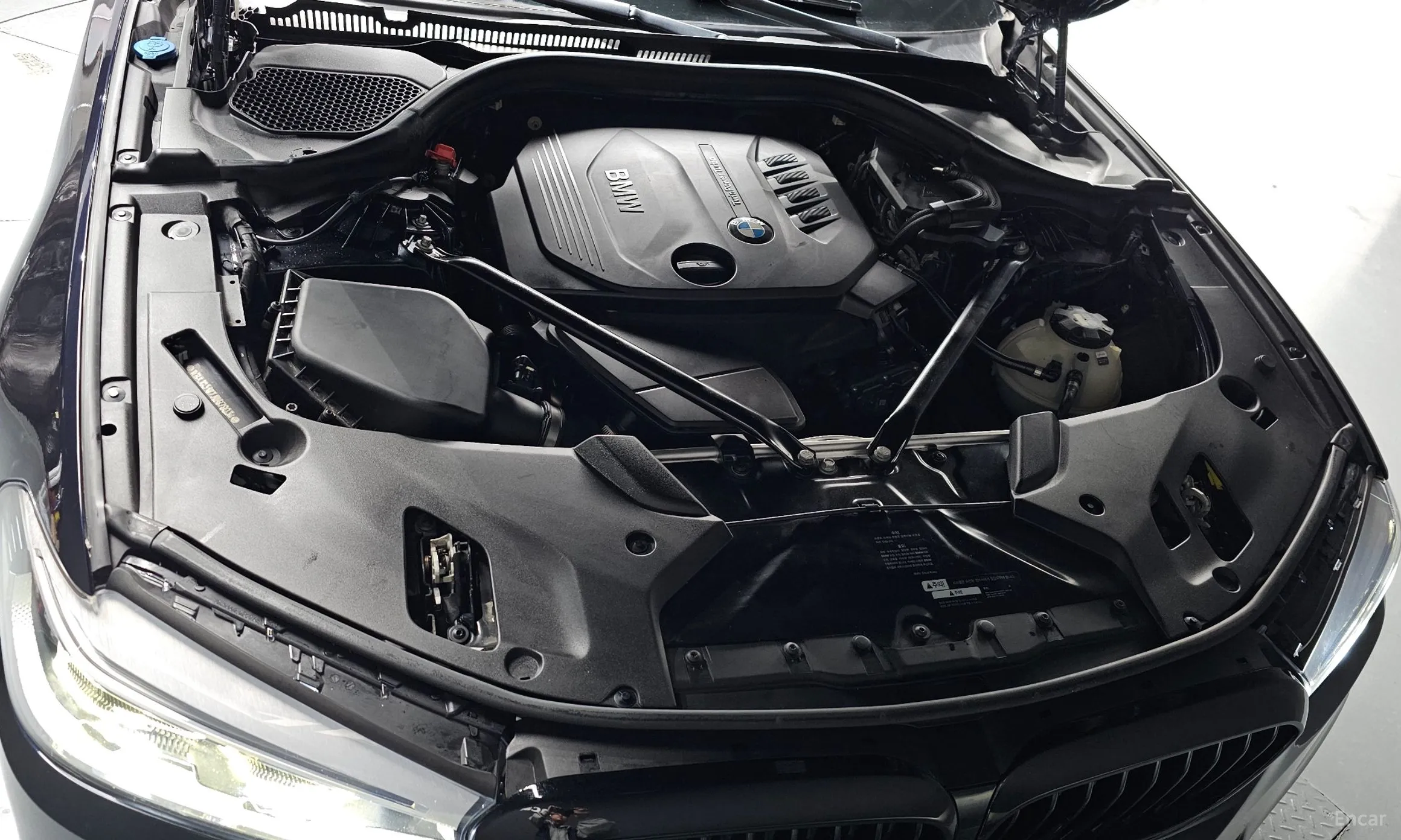 BMW 5 Series (G30) превью 6