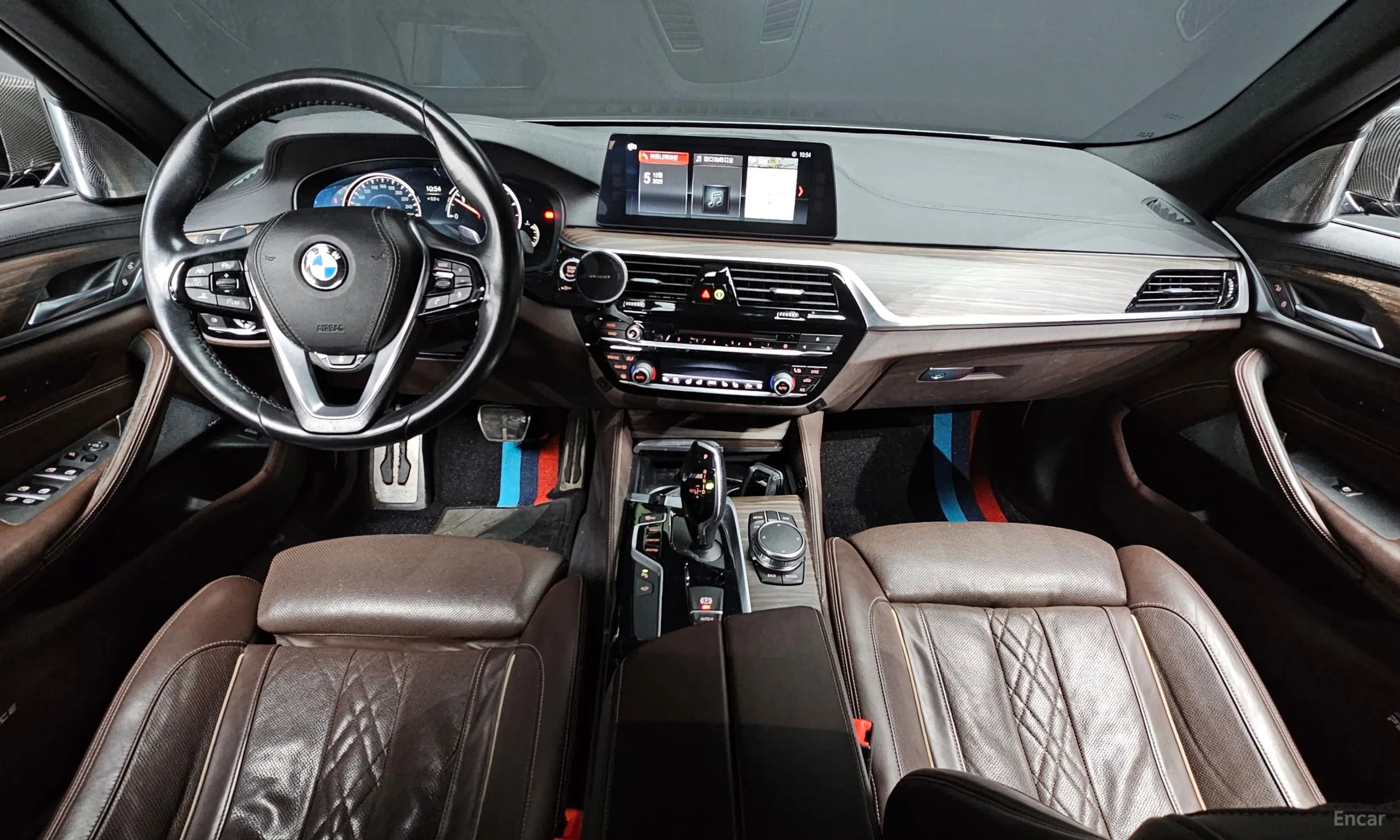 BMW 5 Series (G30) превью 7