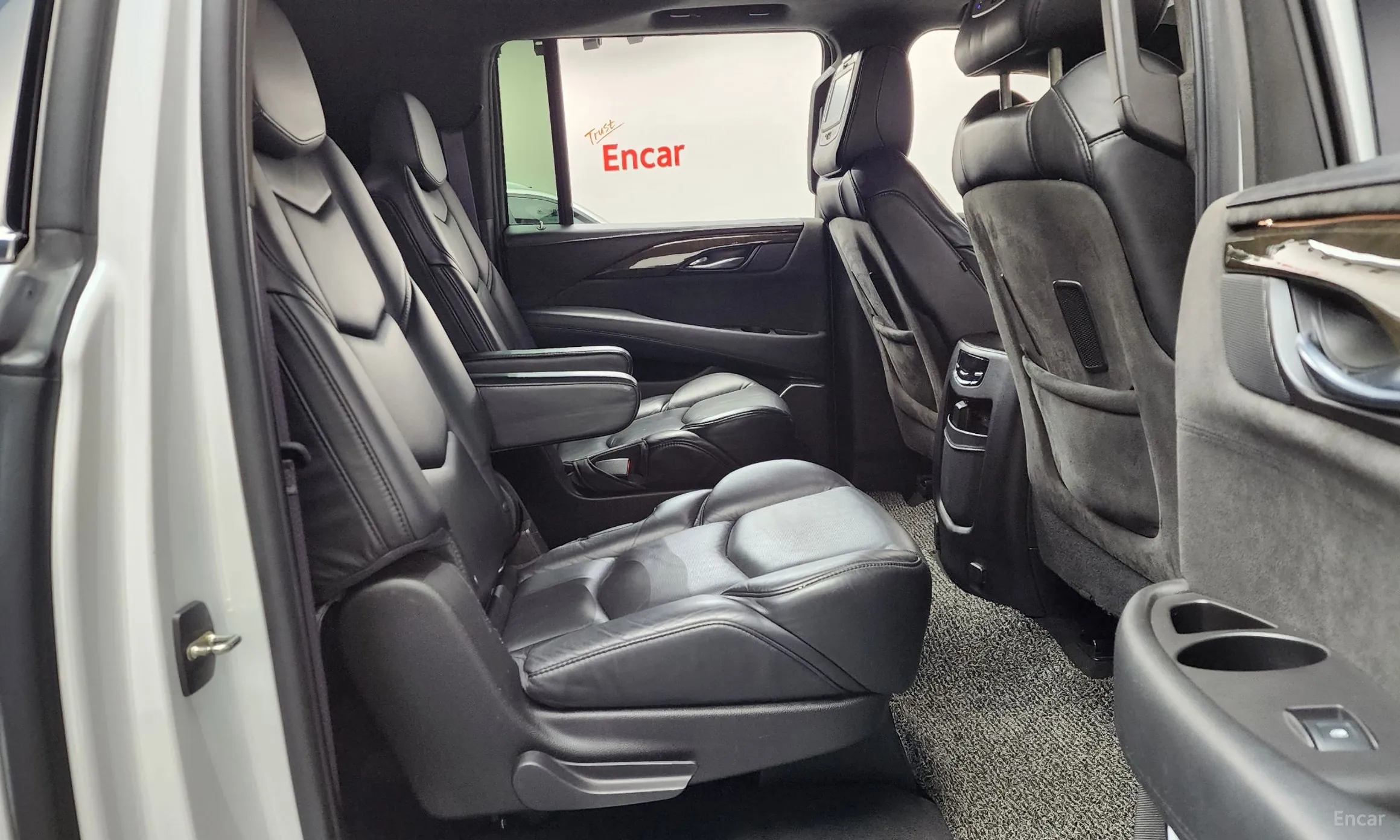 Cadillac Escalade превью 12