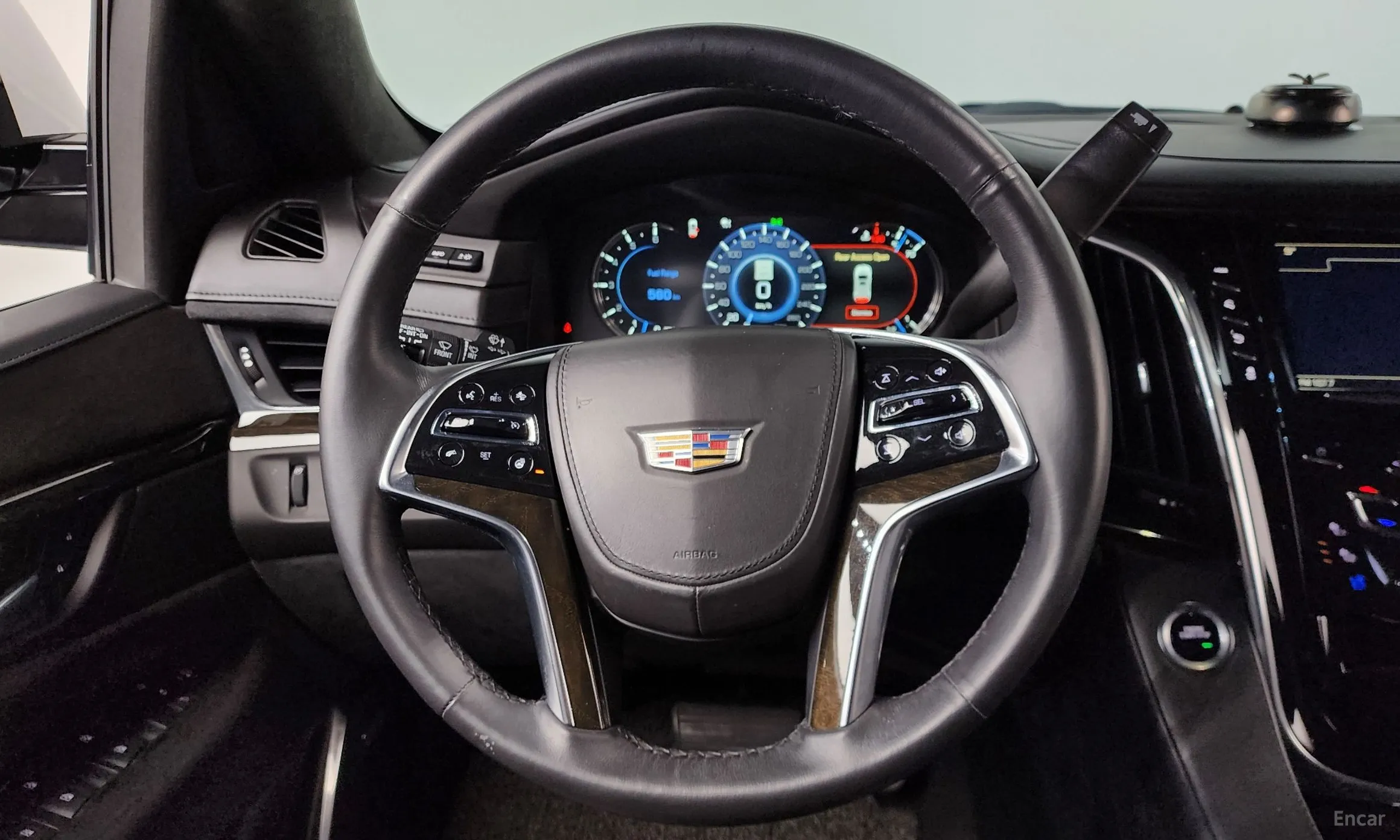 Cadillac Escalade превью 13