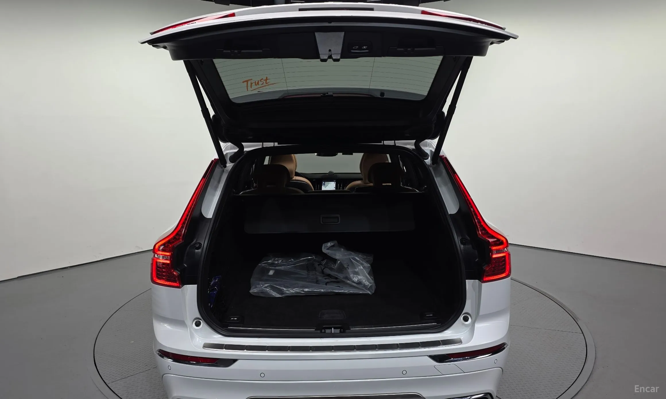 Volvo XC60 Gen 2 превью 20
