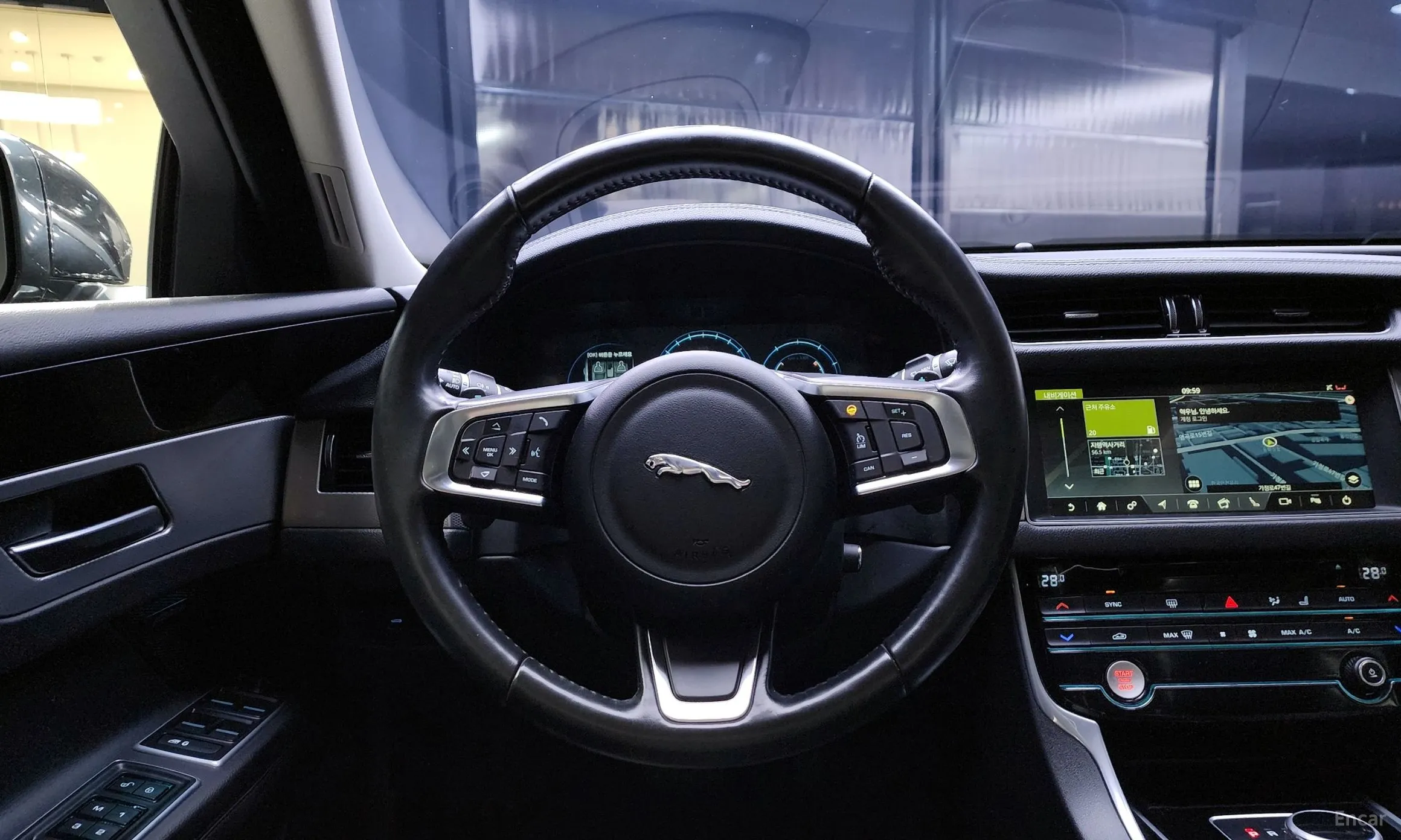 Jaguar XF (x260) превью 13