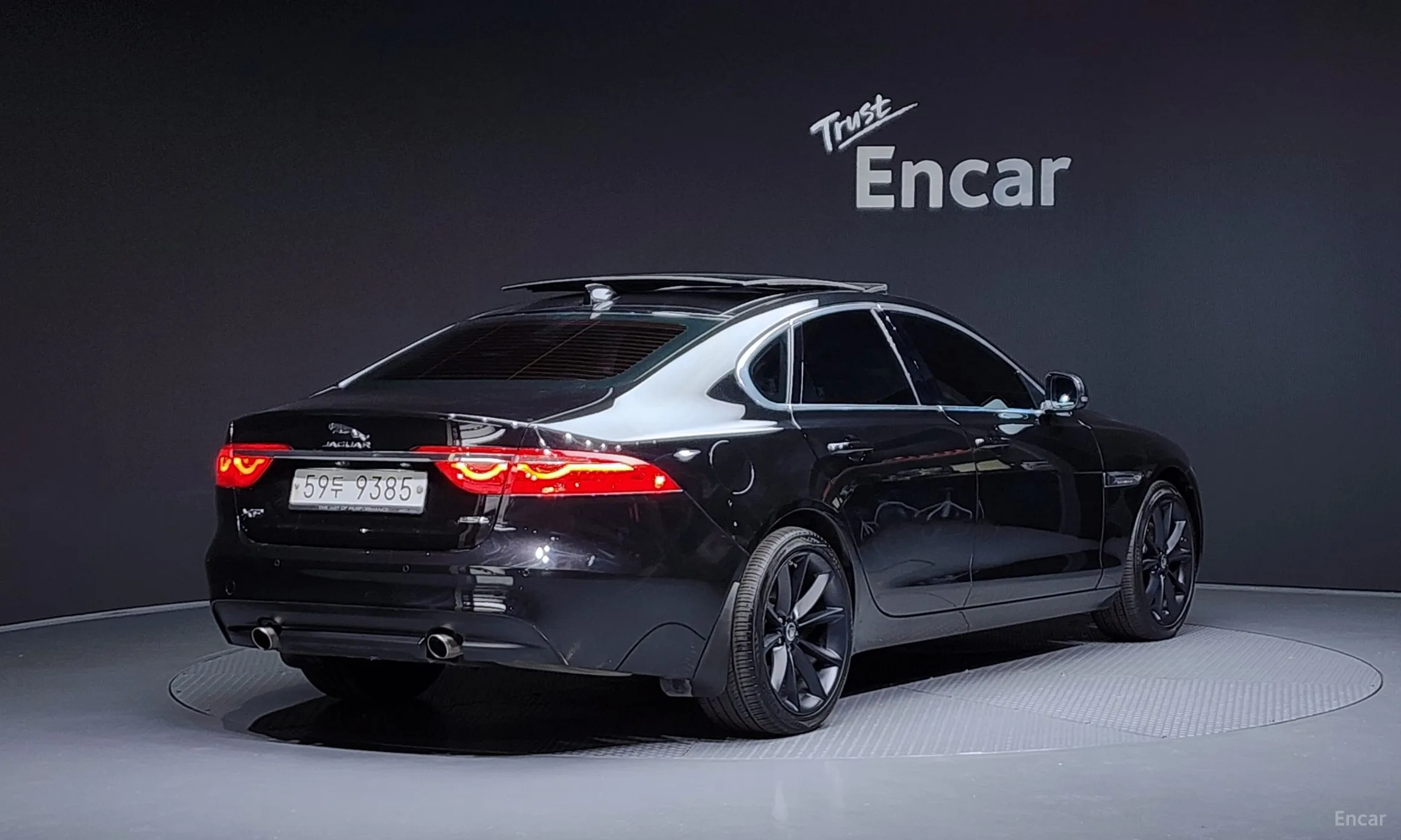 Jaguar XF (x260)