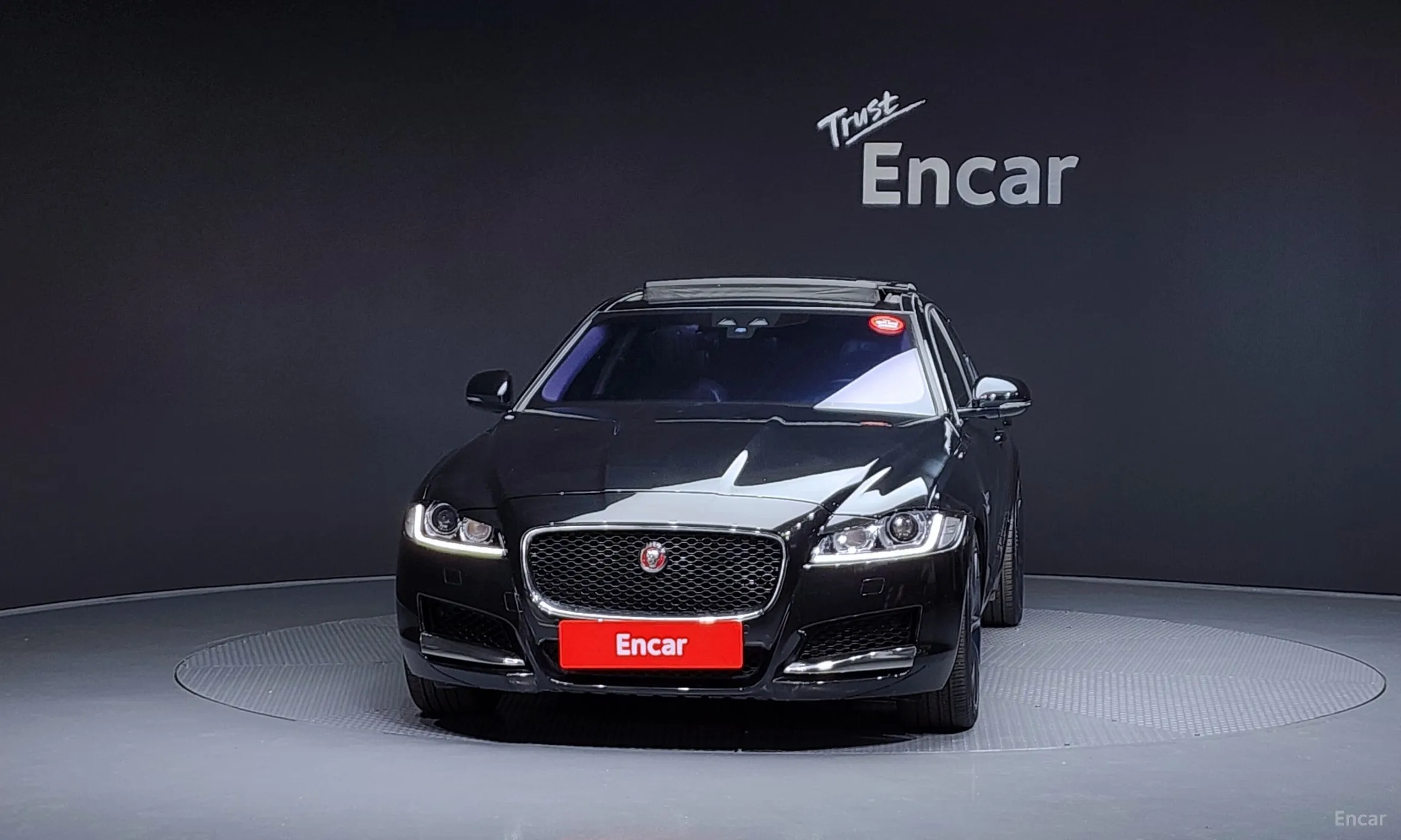 Jaguar XF (x260) превью 3