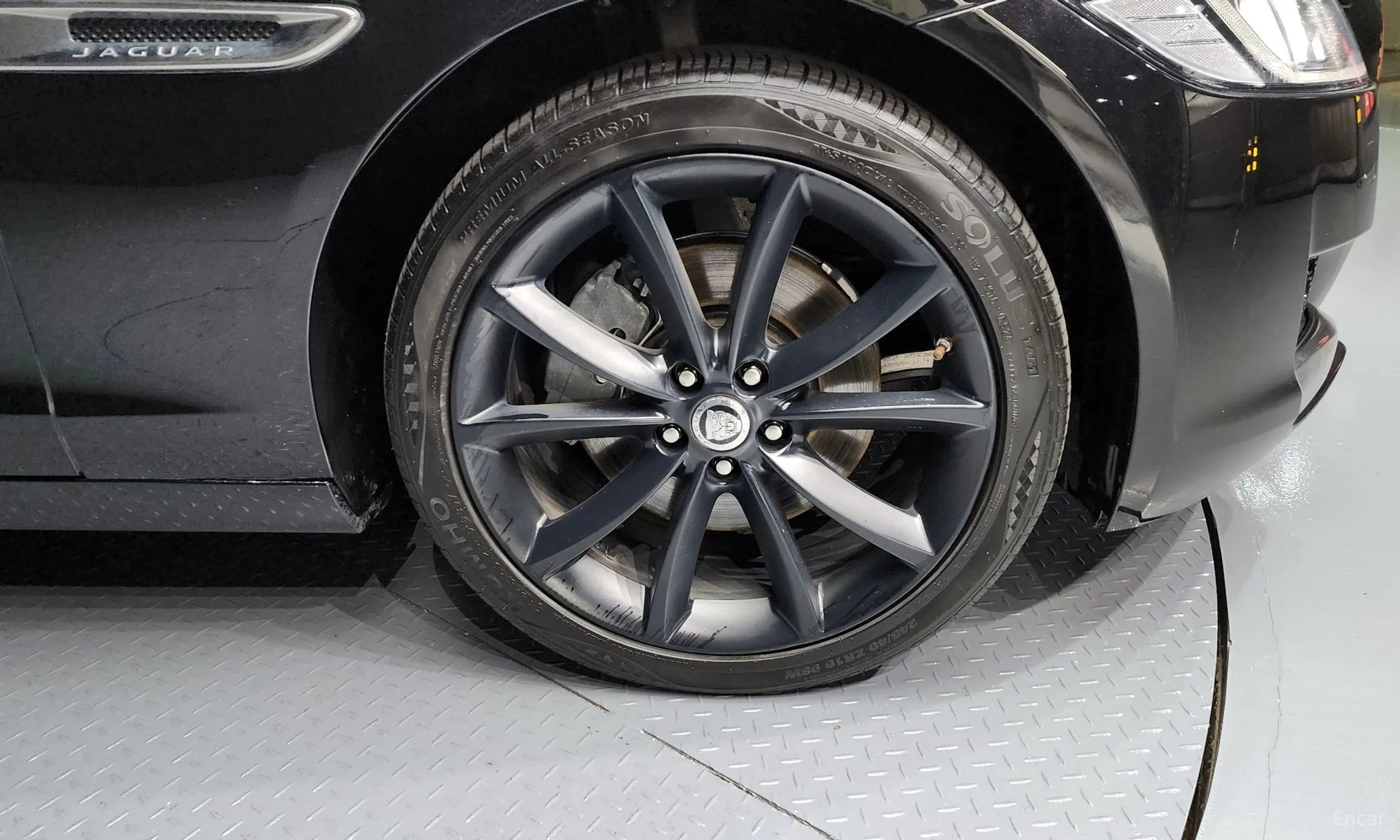 Jaguar XF (x260) превью 5