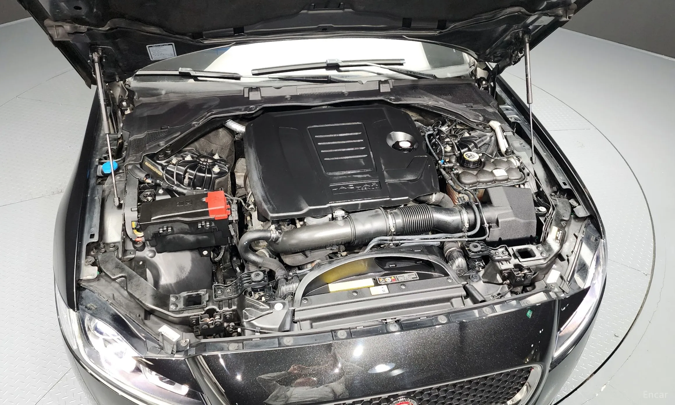 Jaguar XF (x260) превью 6