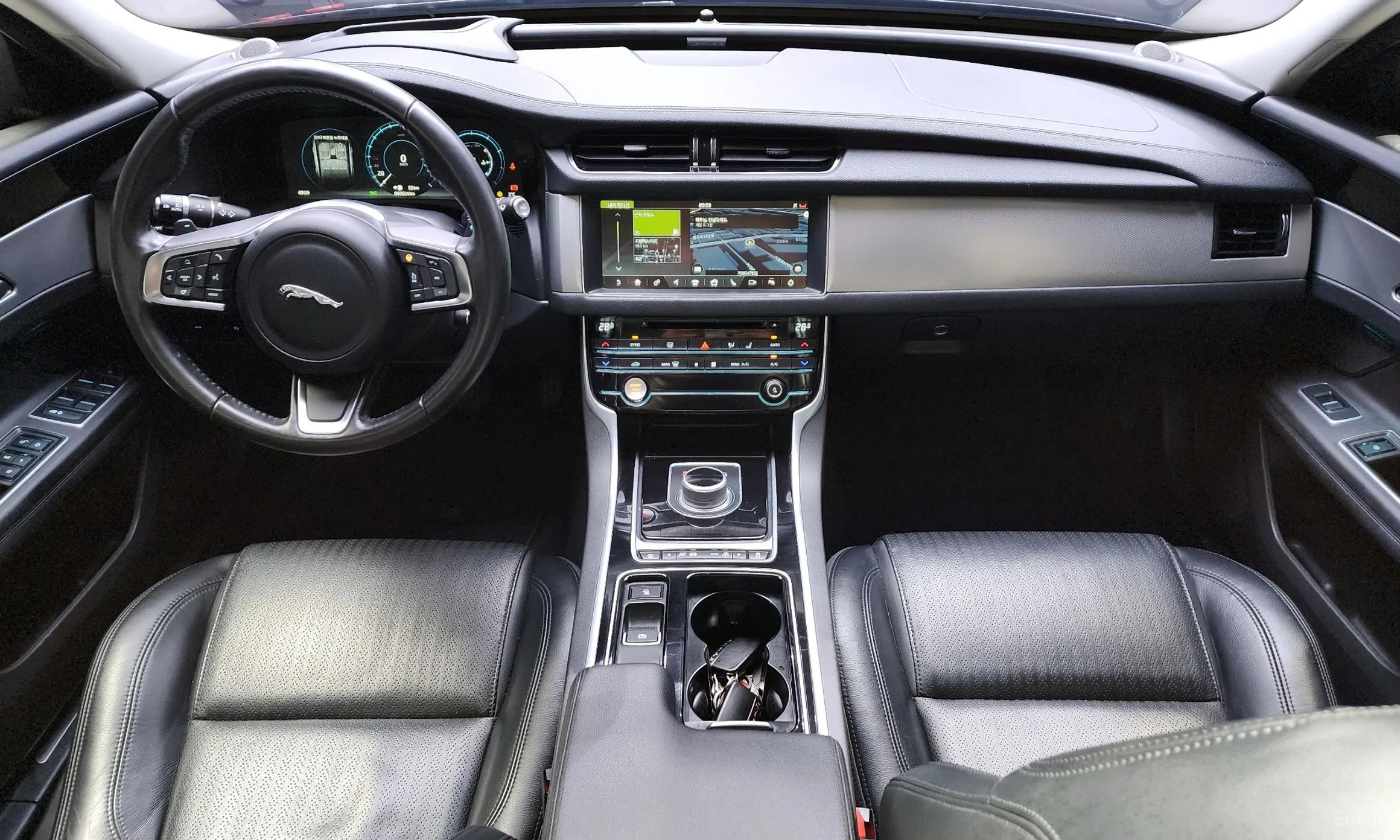 Jaguar XF (x260) превью 7