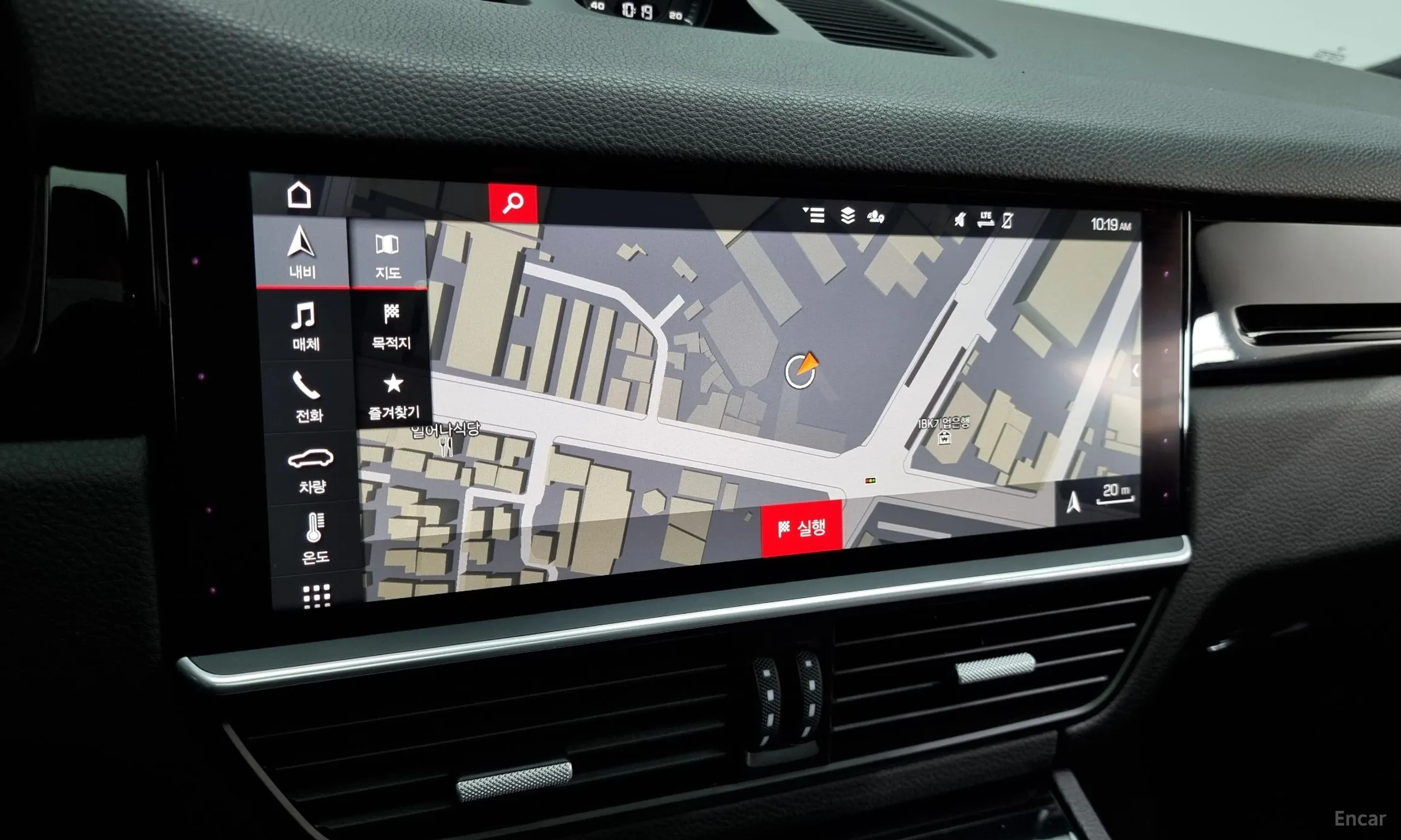 Porsche Cayenne (PO536) превью 14