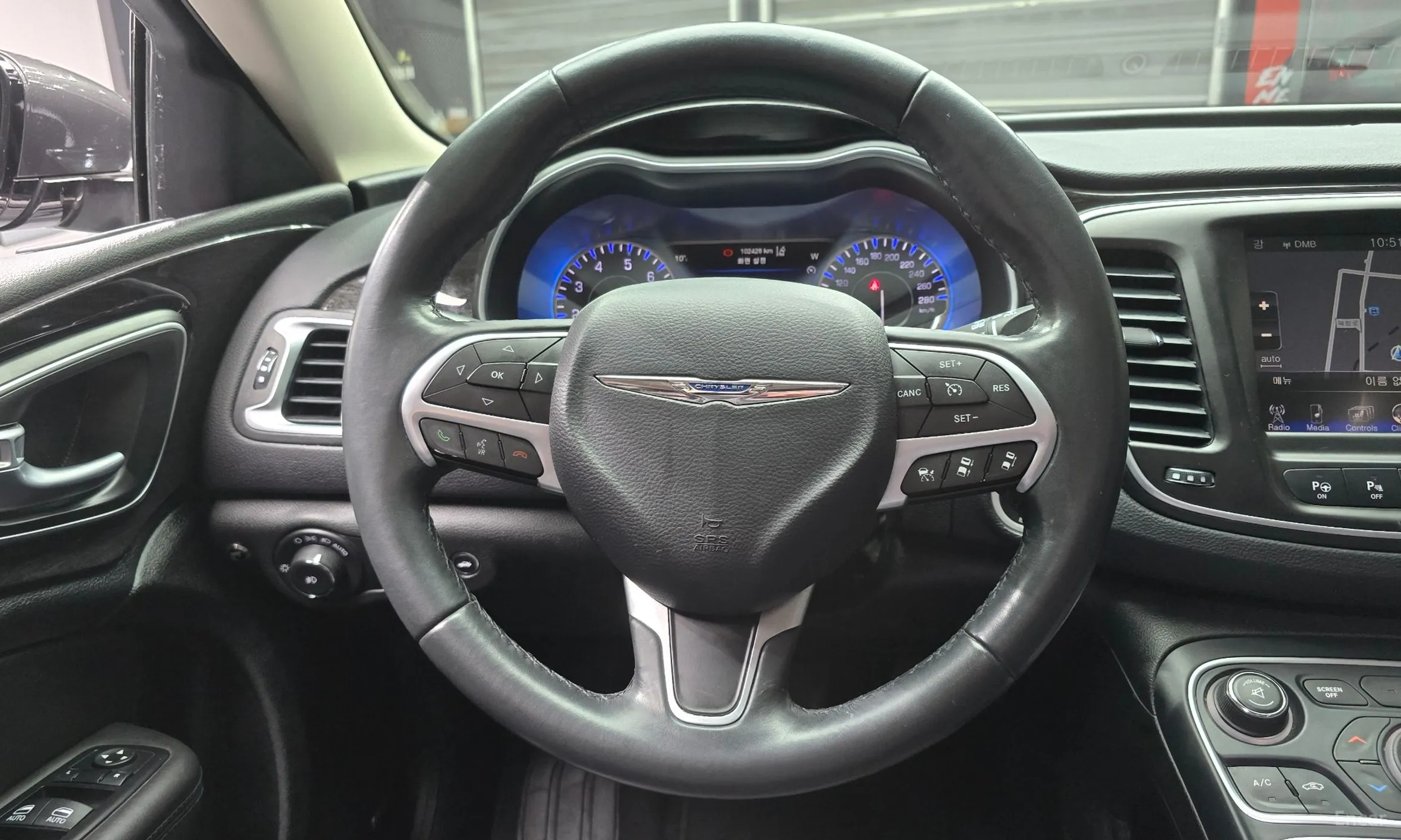 Chrysler 200 Second generation превью 14