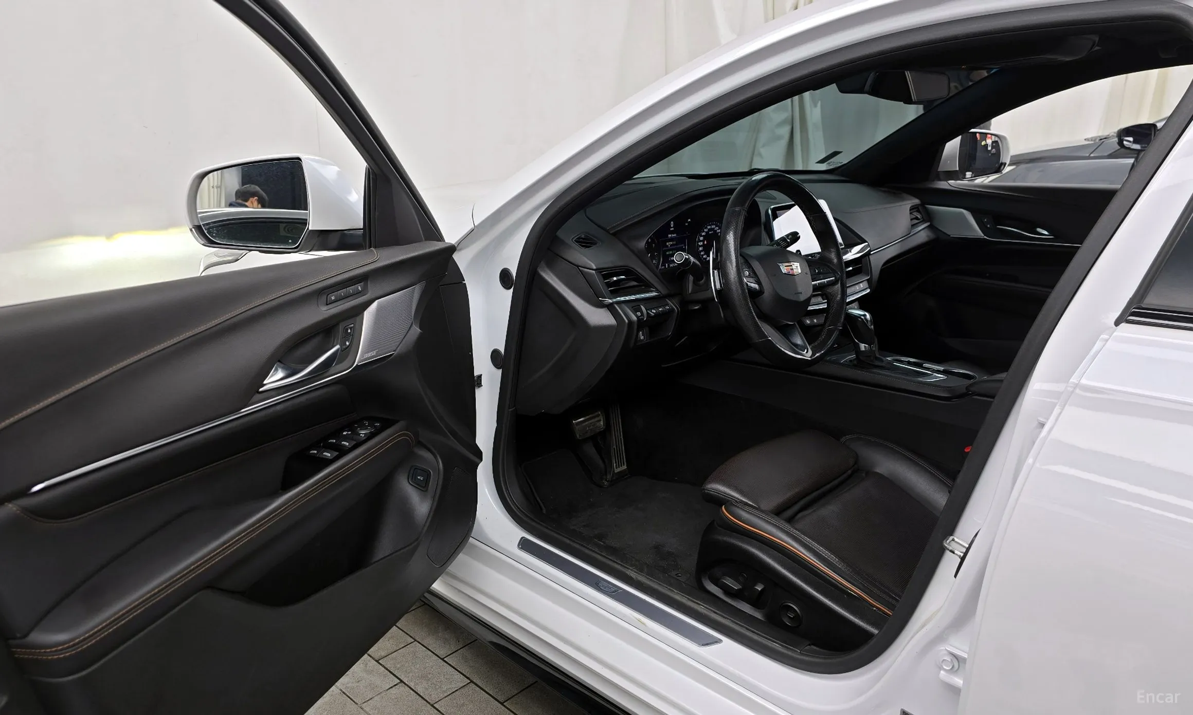 Cadillac CT4 превью 10
