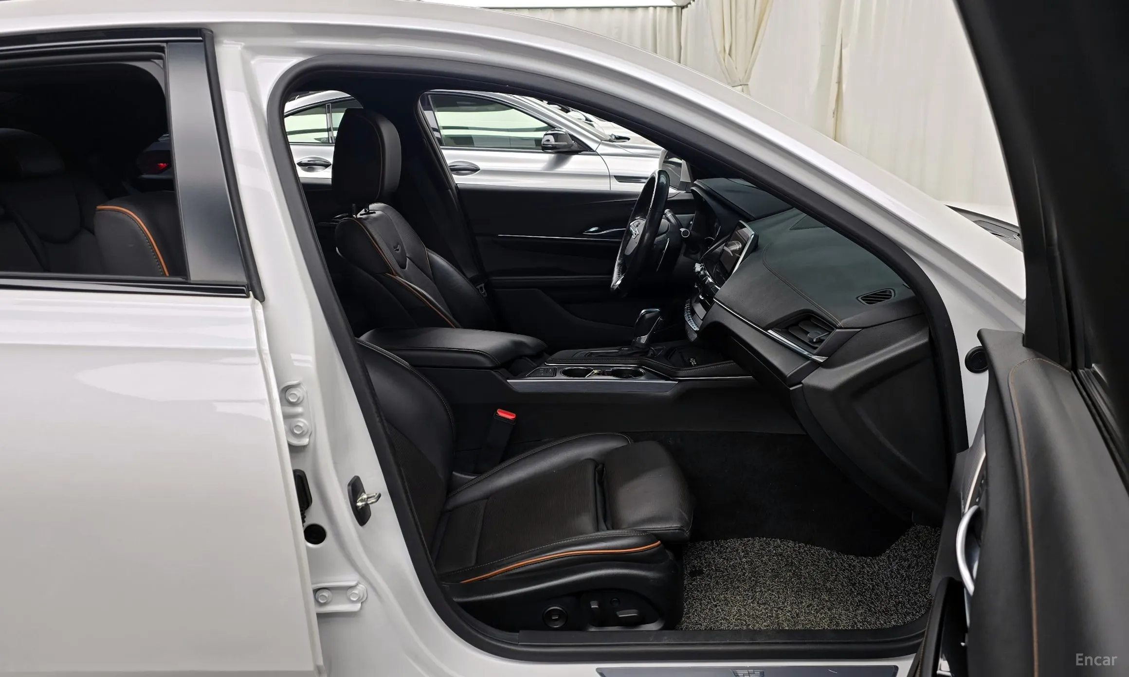 Cadillac CT4 превью 11