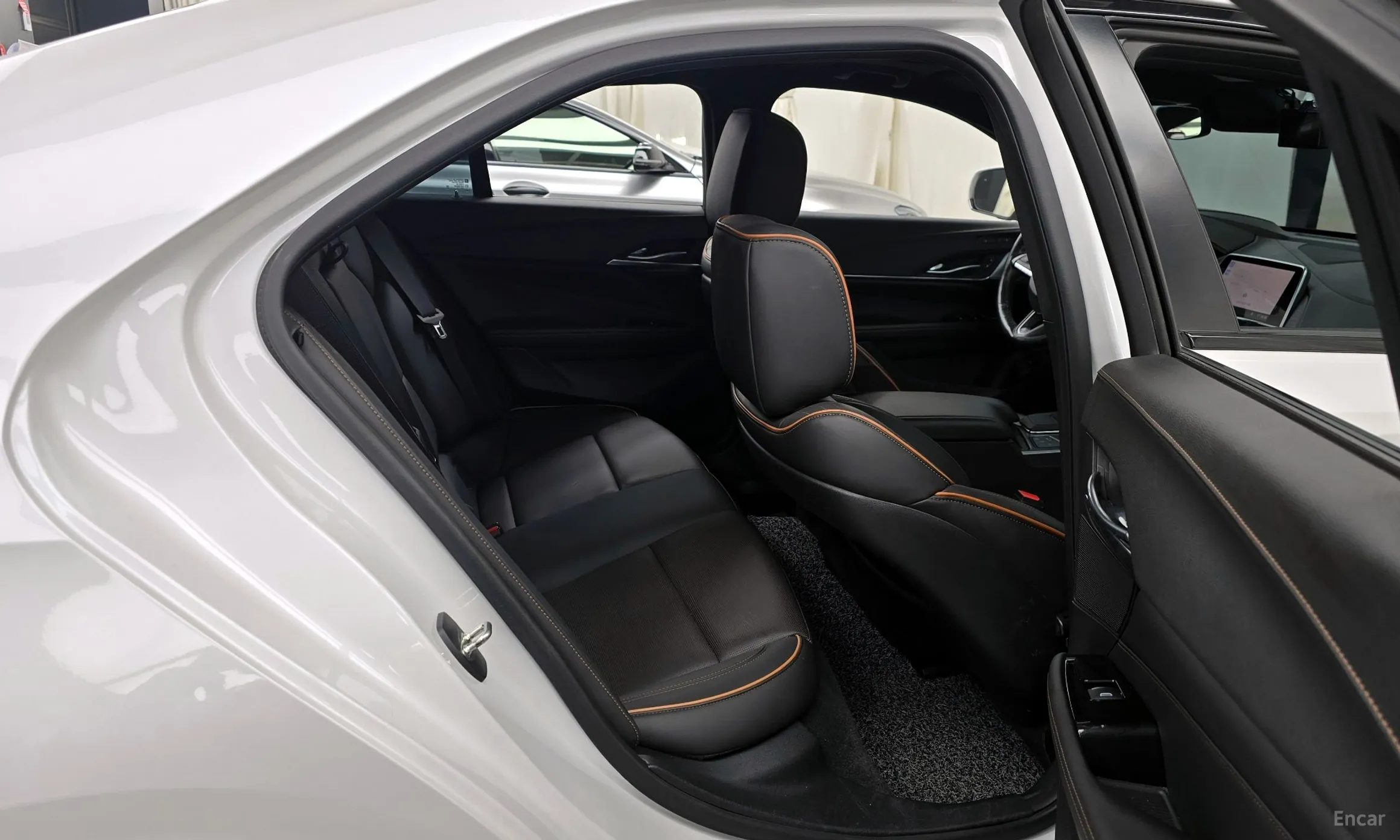 Cadillac CT4 превью 12
