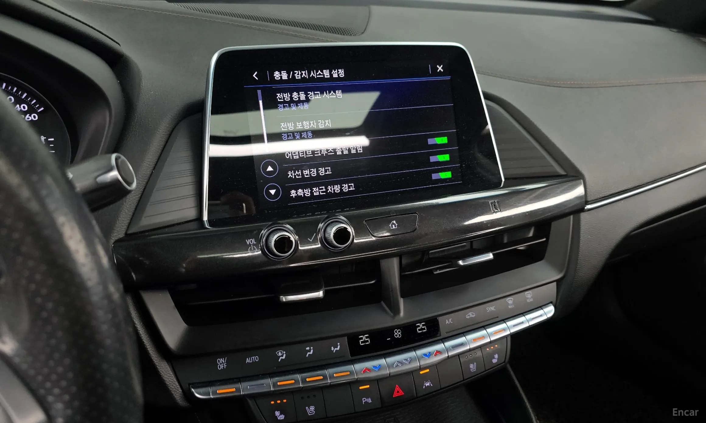 Cadillac CT4 превью 16
