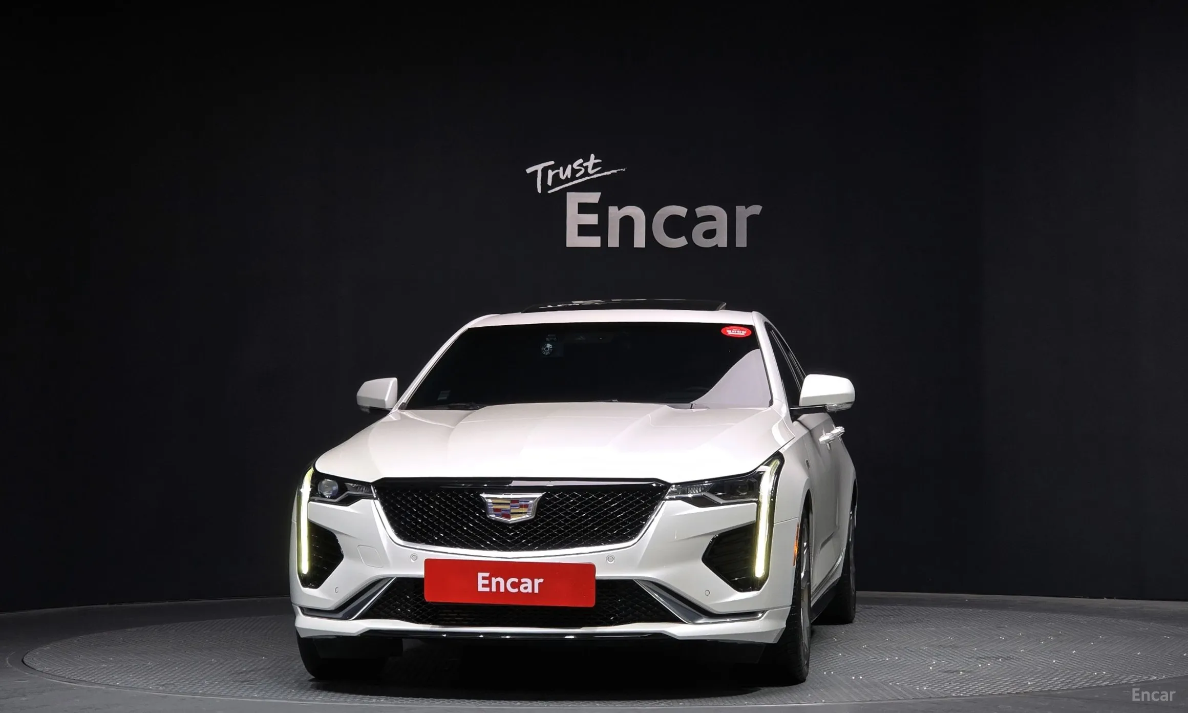 Cadillac CT4 превью 3