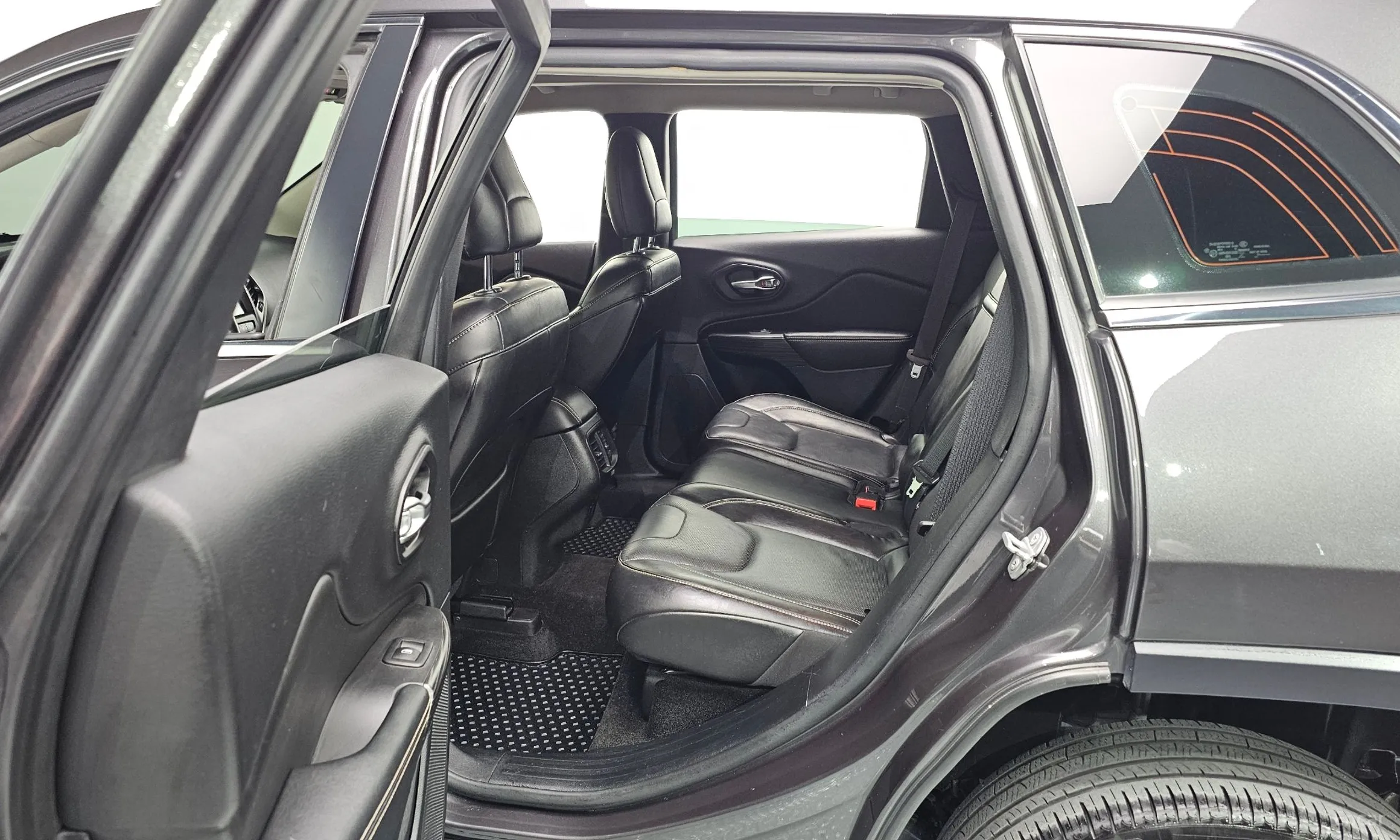 Jeep Cherokee (KL) превью 11