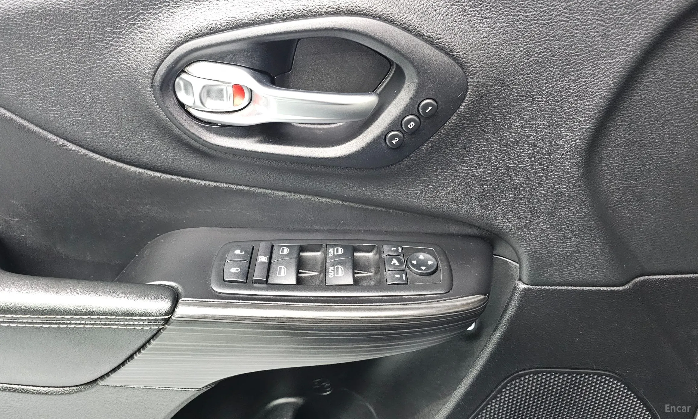 Jeep Cherokee (KL) превью 12