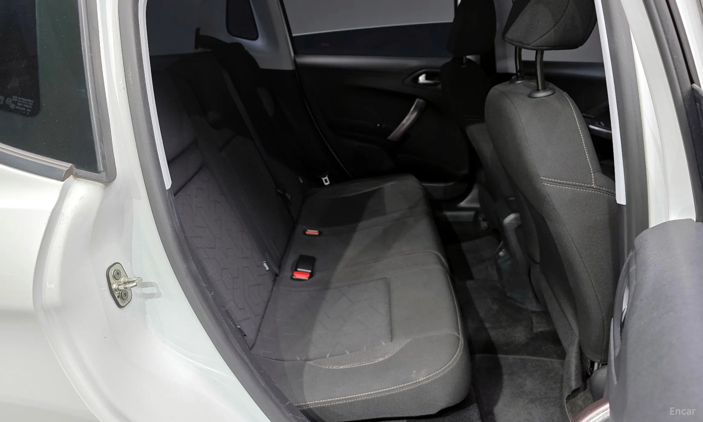 Peugeot 2008. превью 12