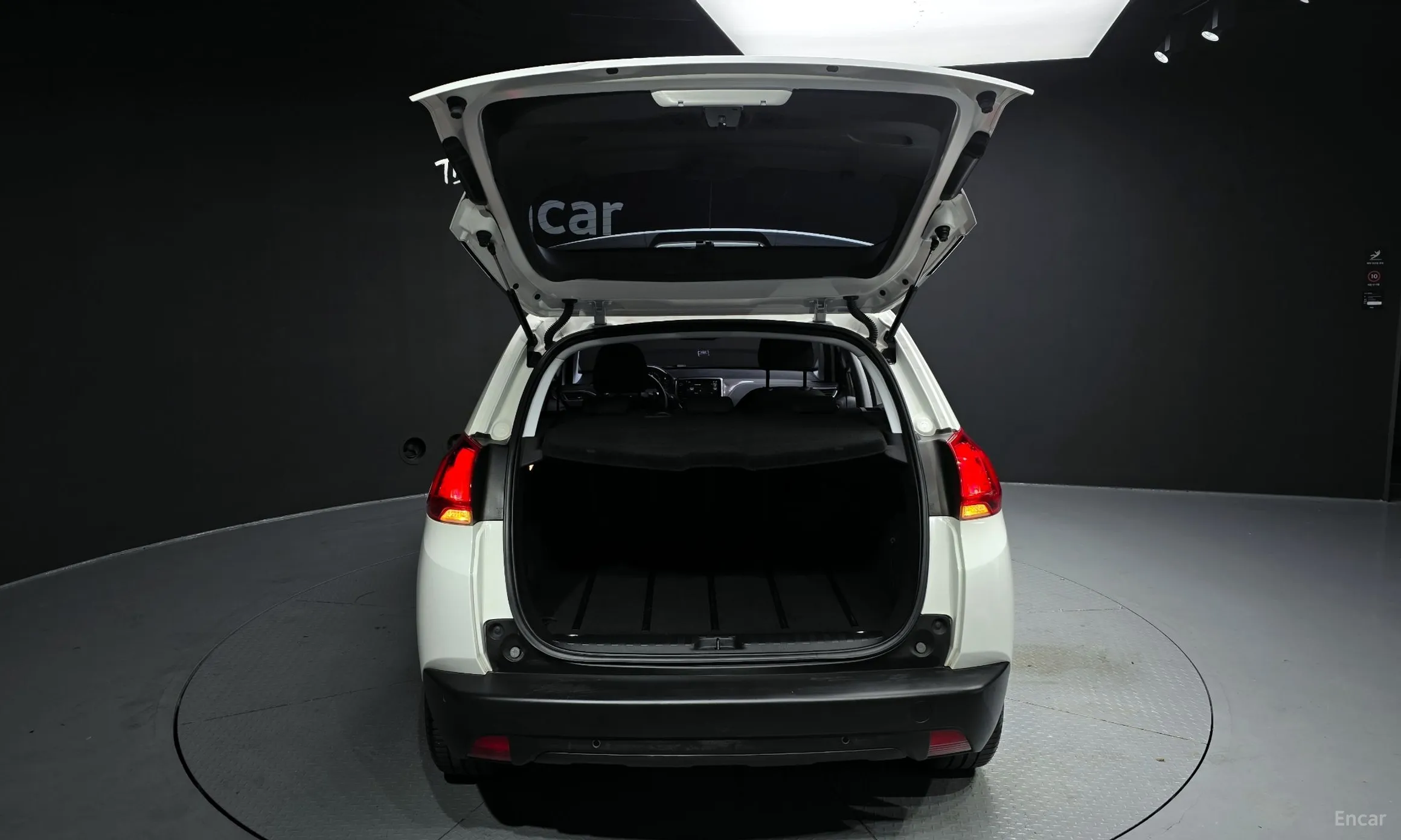 Peugeot 2008. превью 20