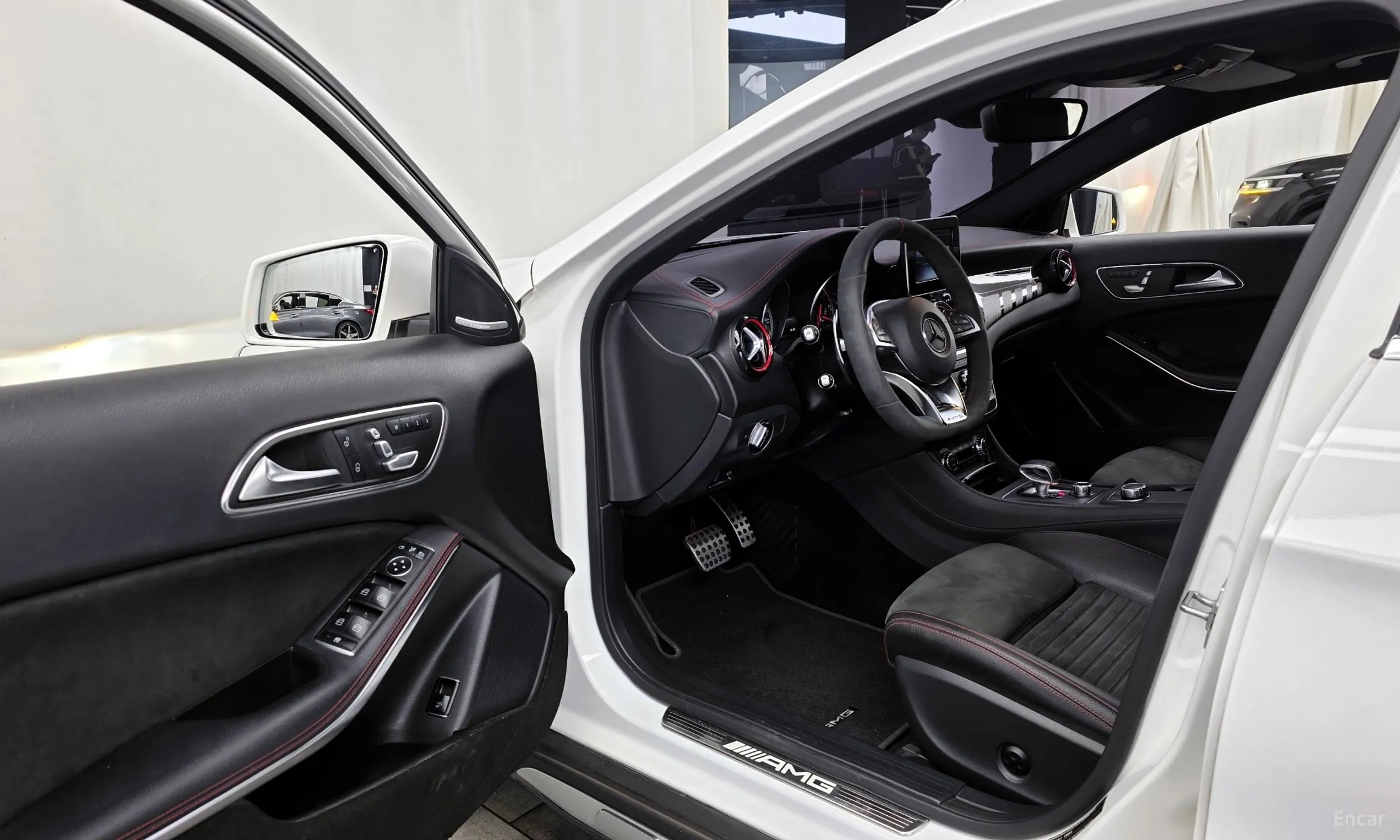 Mercedes Benz GLA-Class X156 превью 10