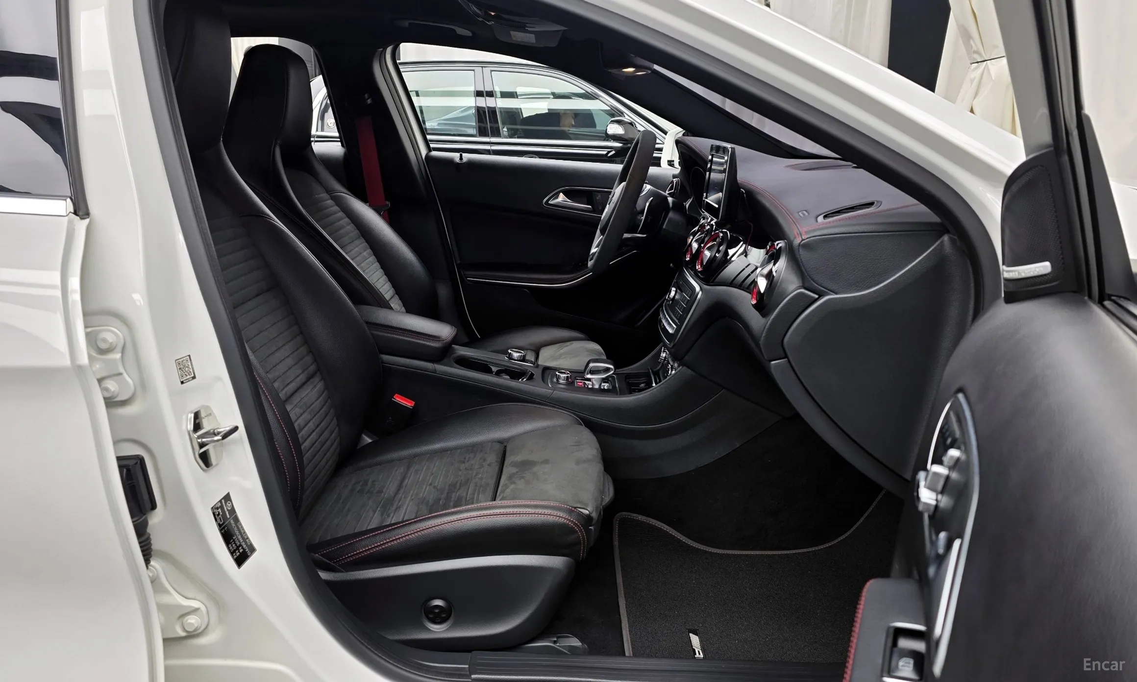 Mercedes Benz GLA-Class X156 превью 11