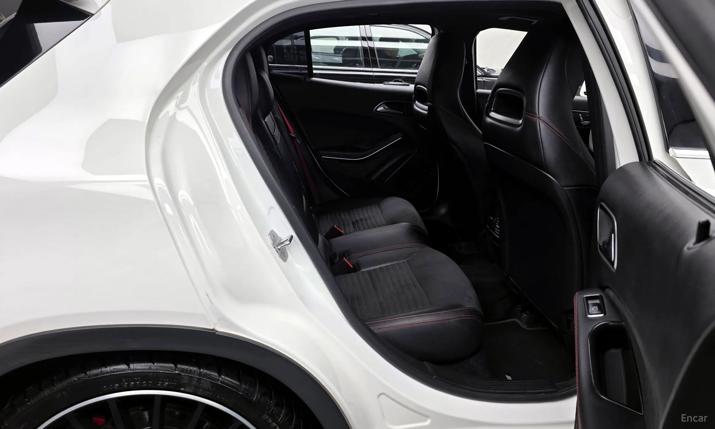 Mercedes Benz GLA-Class X156 превью 12
