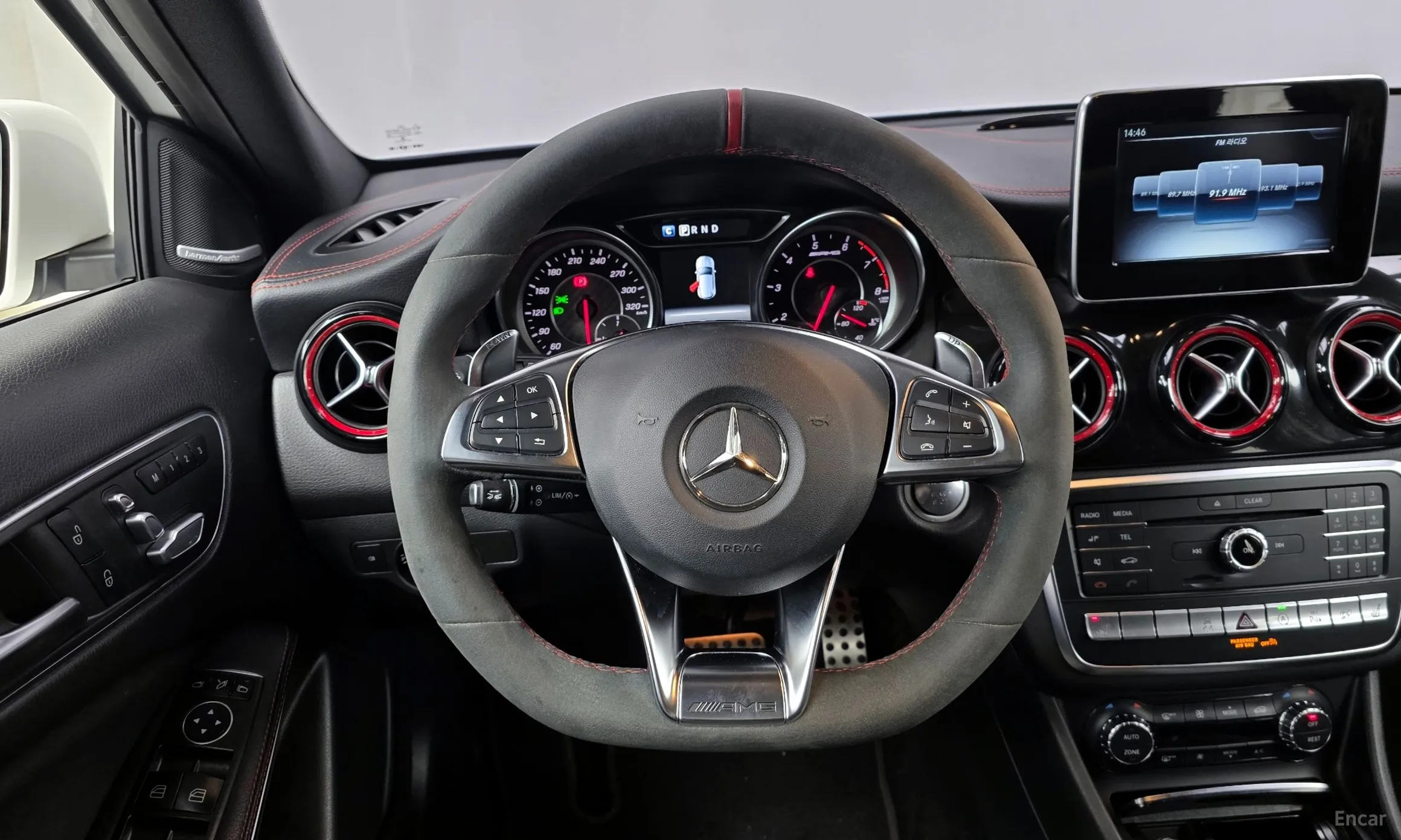 Mercedes Benz GLA-Class X156 превью 13