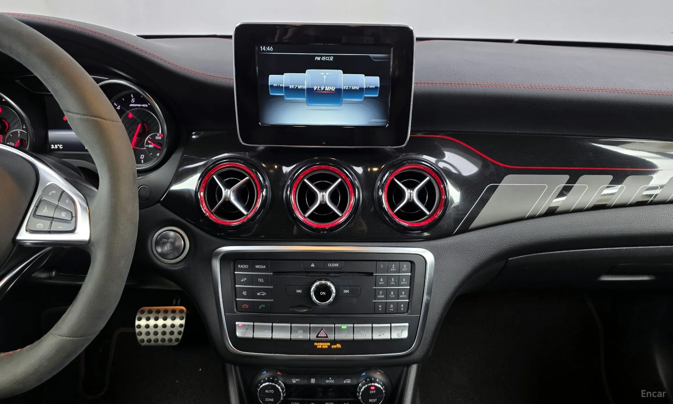 Mercedes Benz GLA-Class X156 превью 14