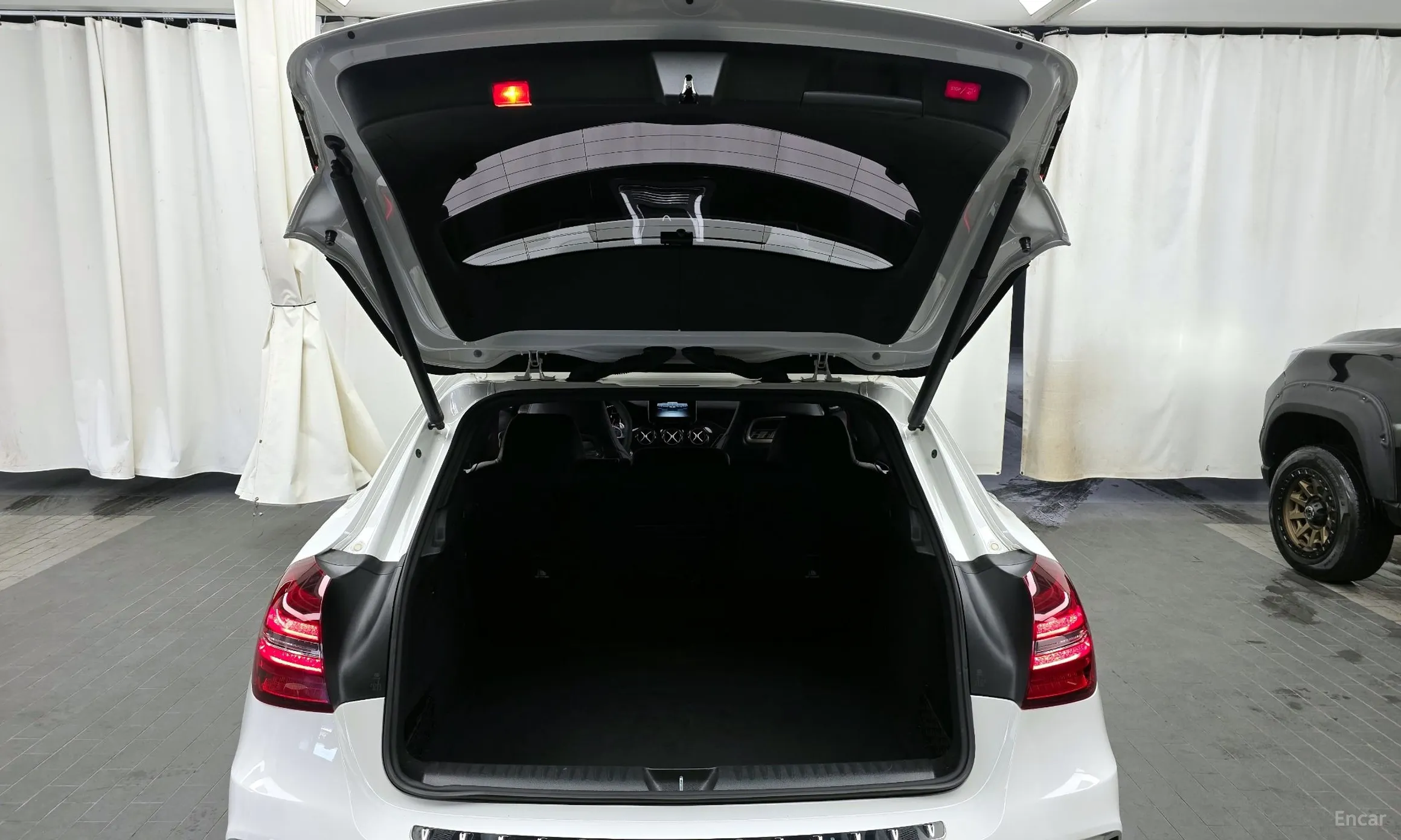 Mercedes Benz GLA-Class X156 превью 20