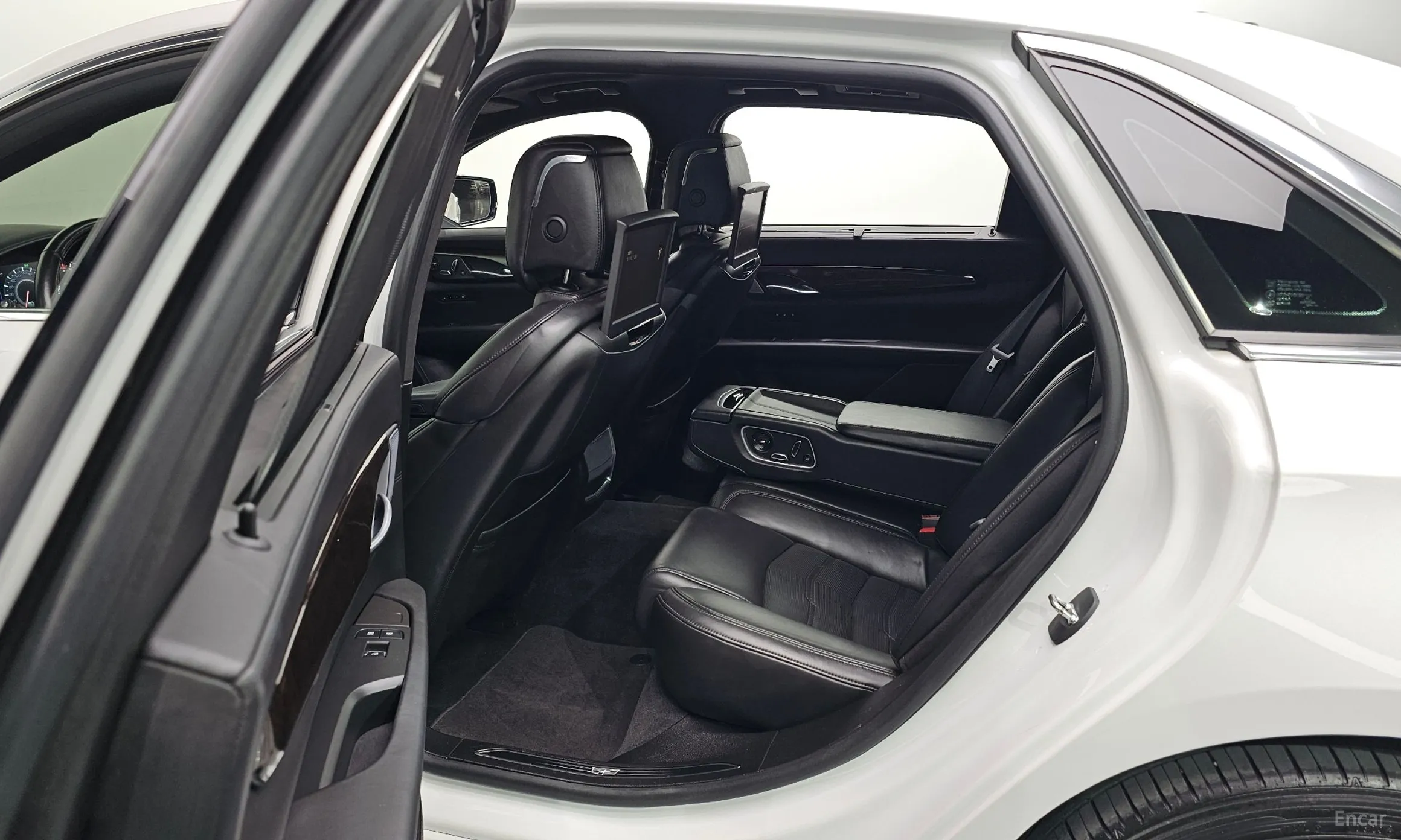 Cadillac CT6 превью 11