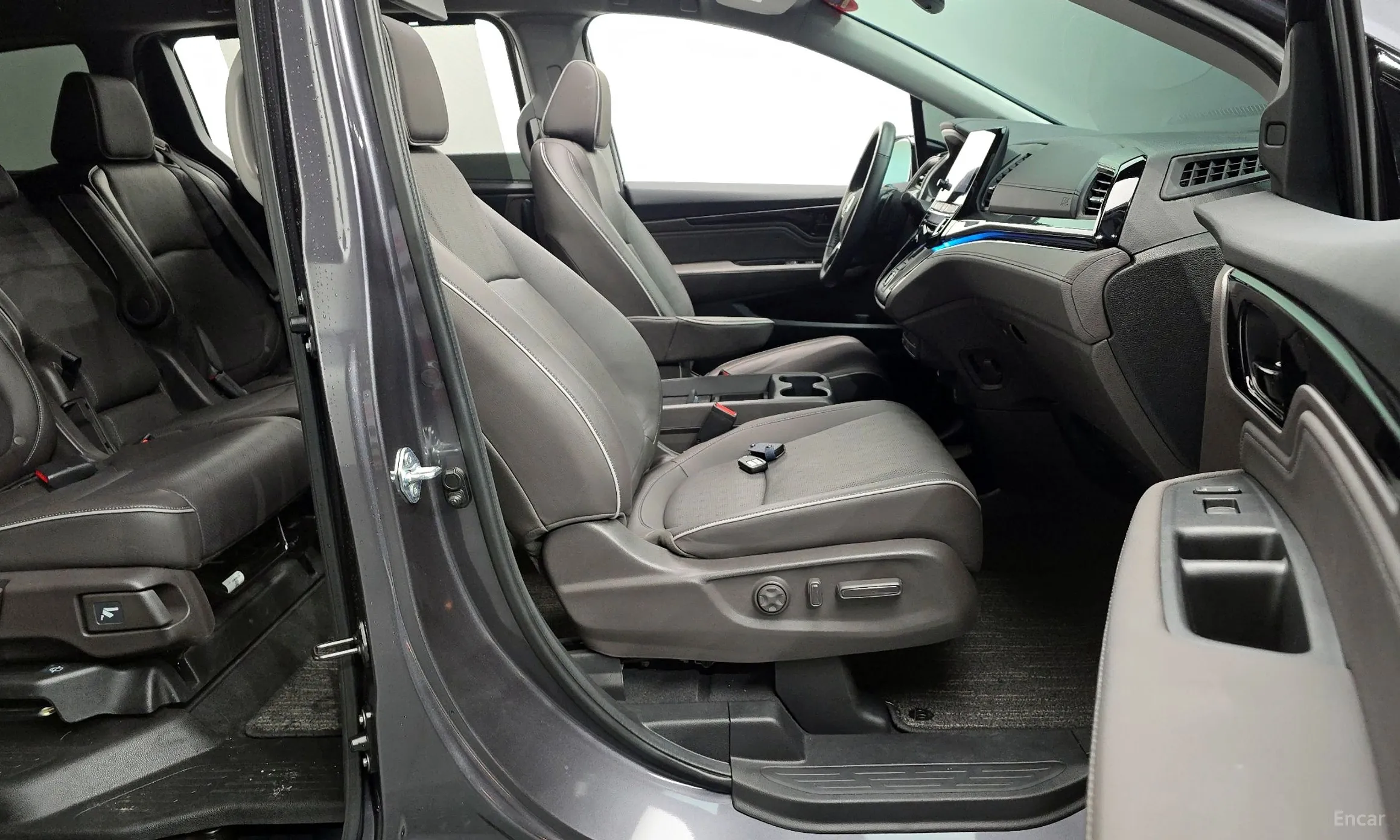 Honda Odyssey превью 11