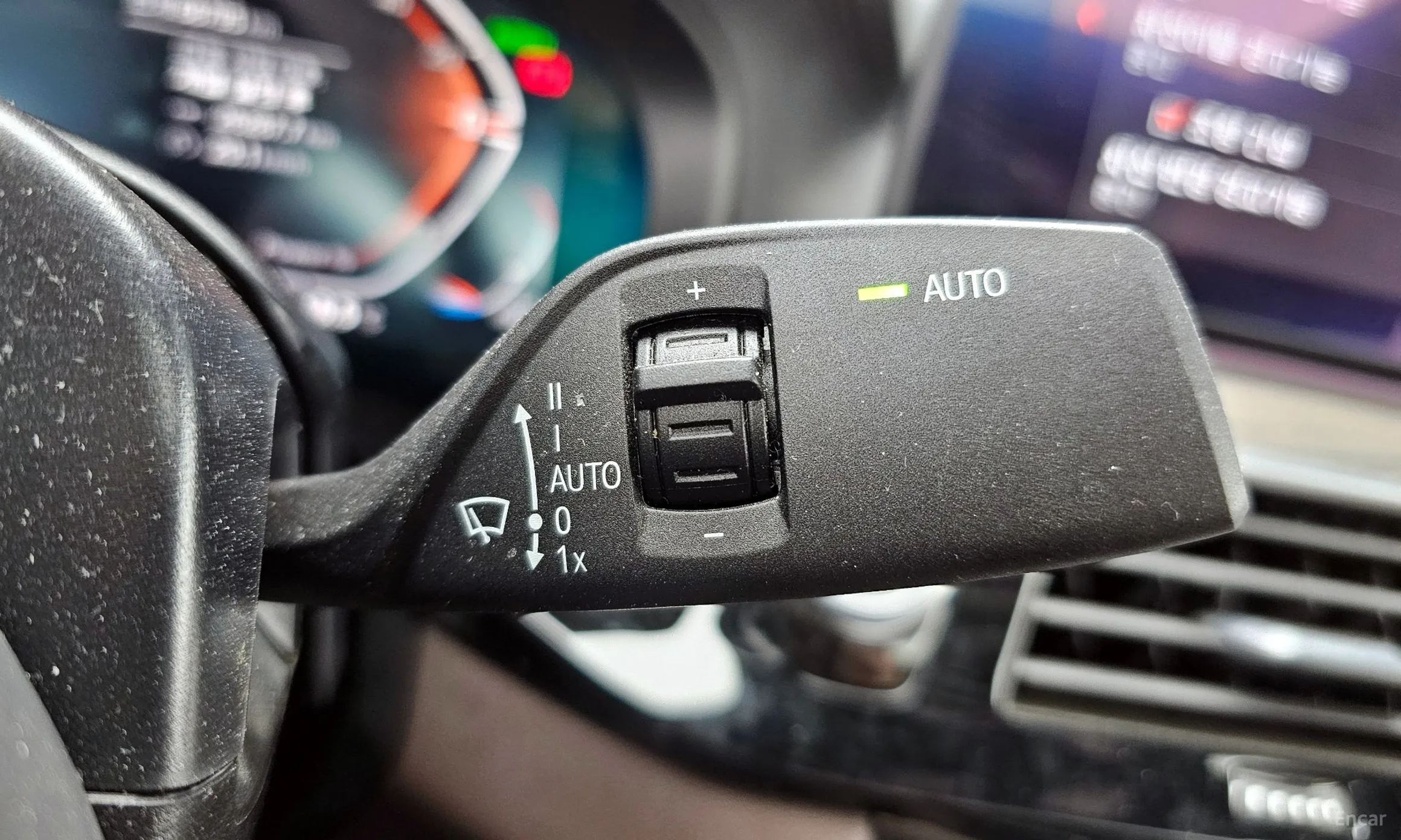 BMW 5 Series (G30) превью 16