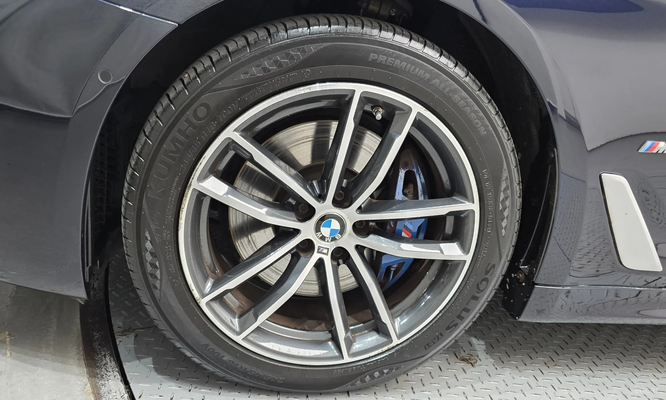 BMW 5 Series (G30) превью 5